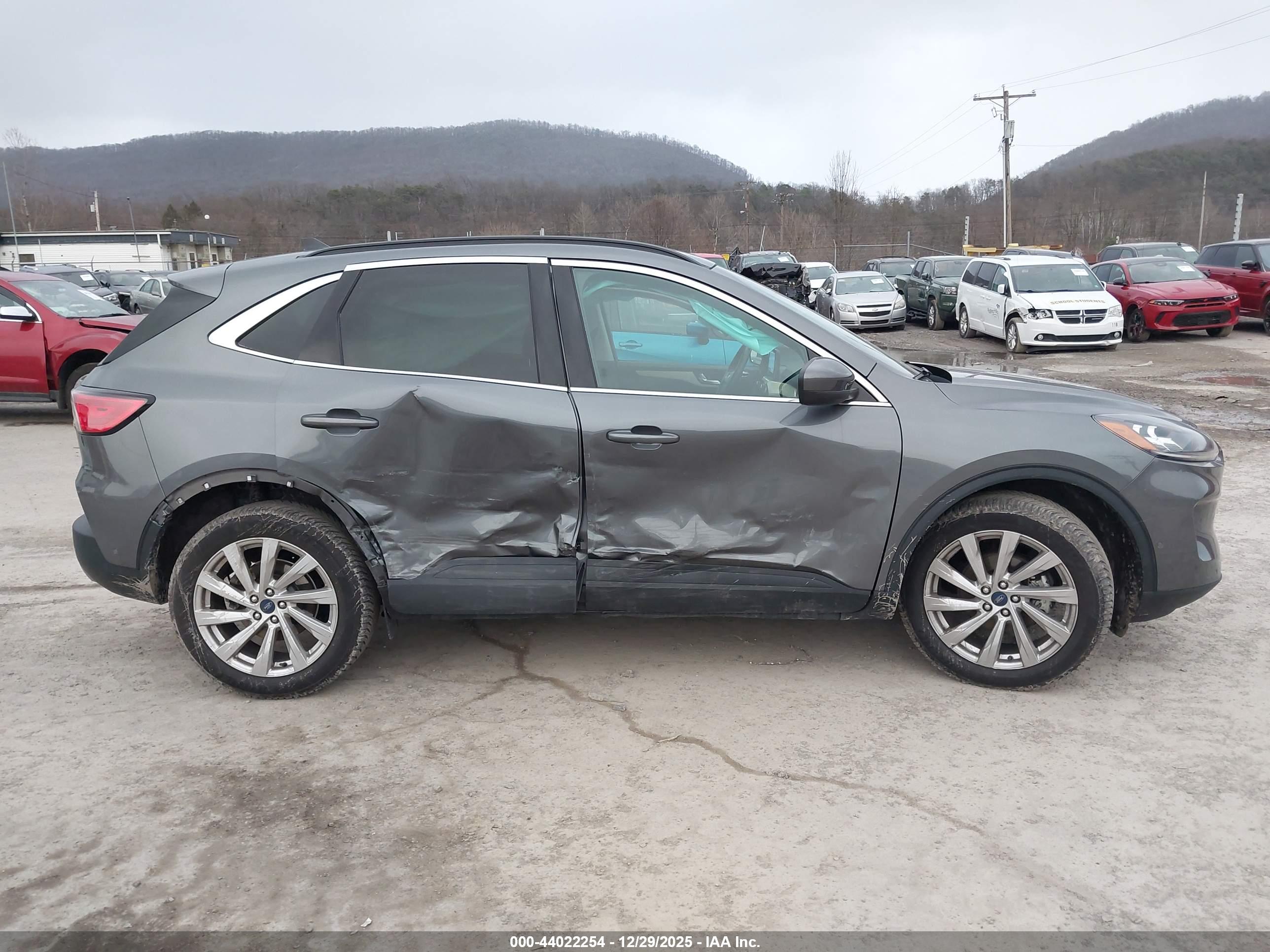 FORD ESCAPE image 6