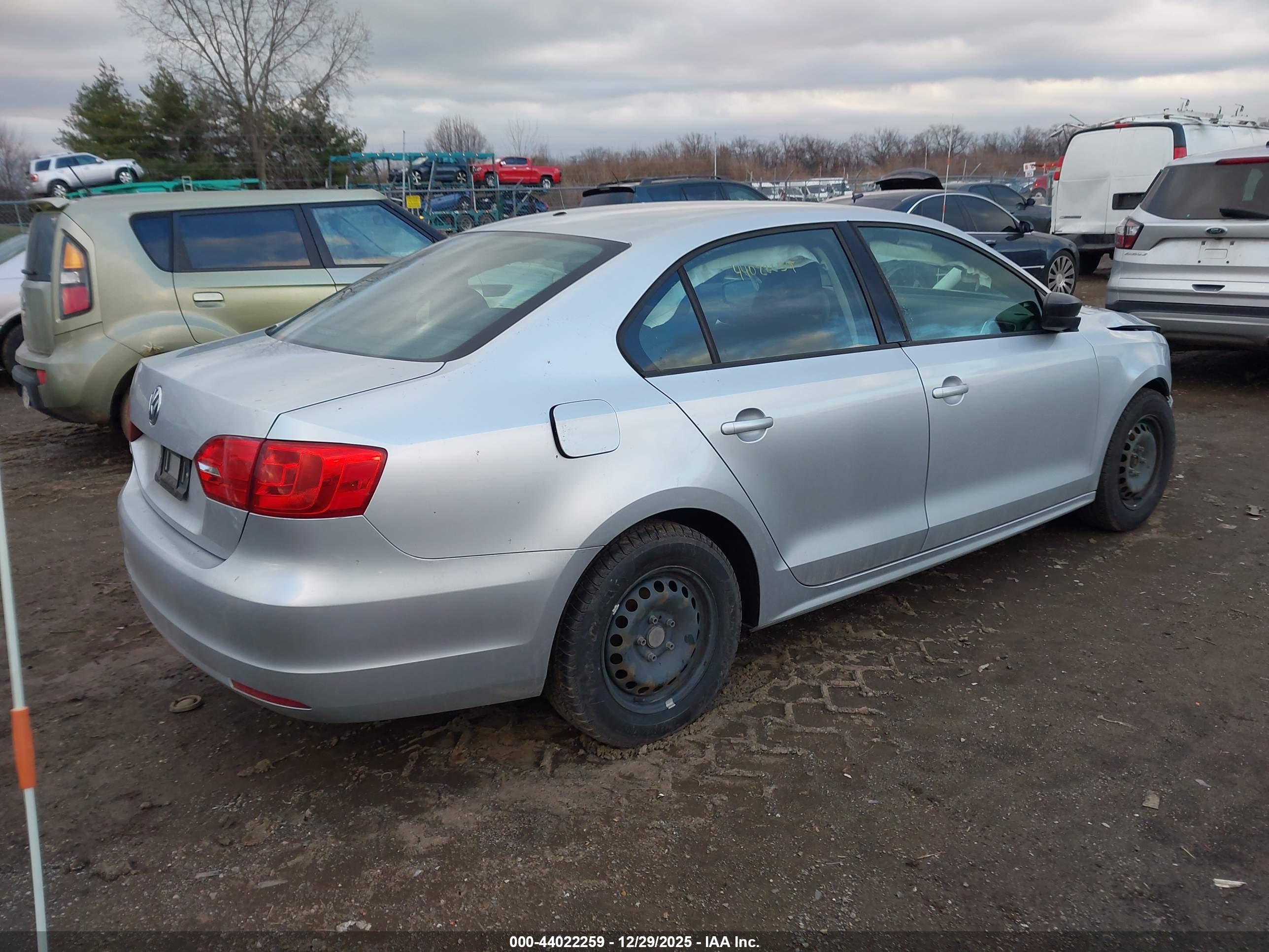 VOLKSWAGEN JETTA image 4