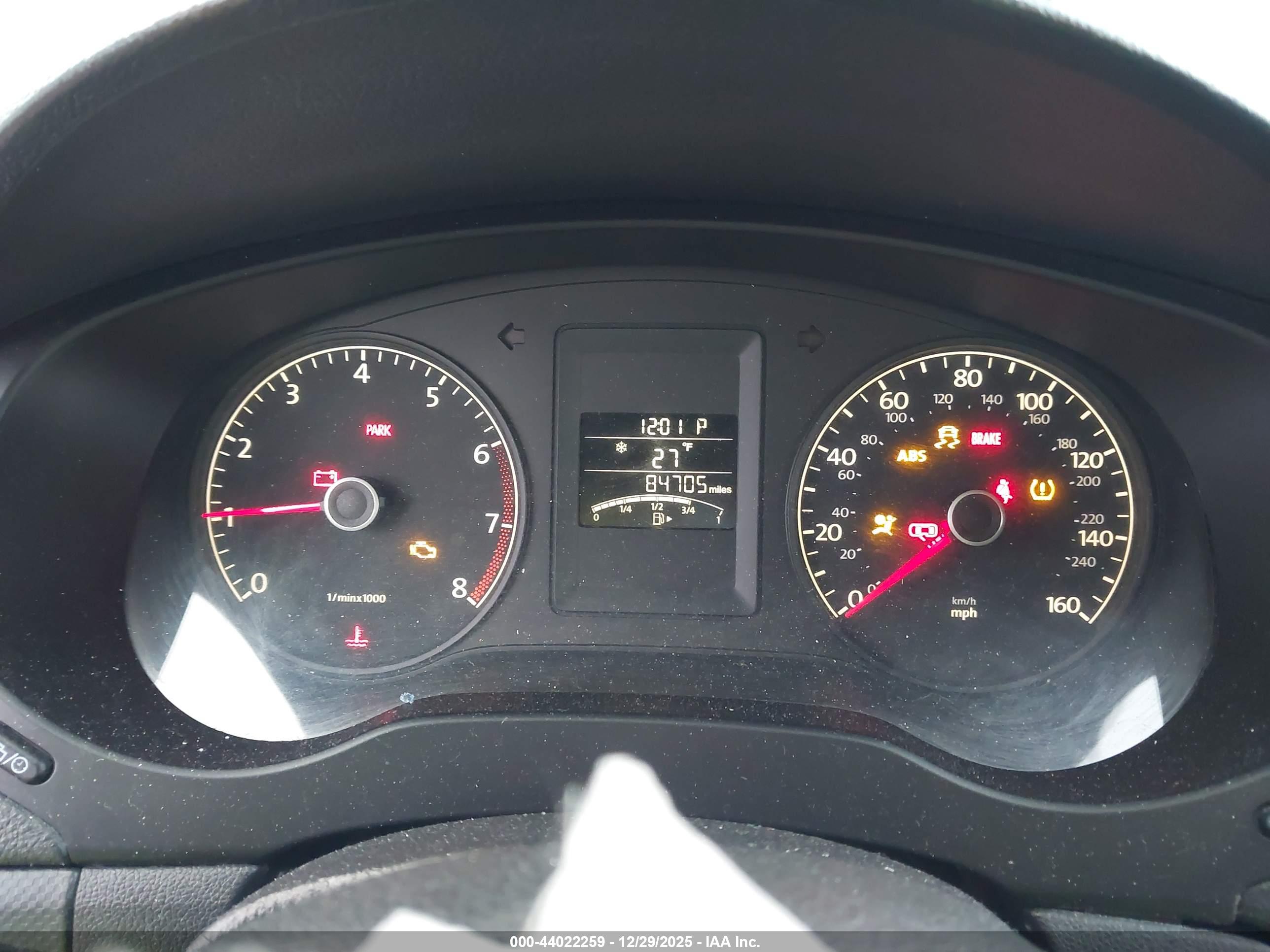 VOLKSWAGEN JETTA image 7