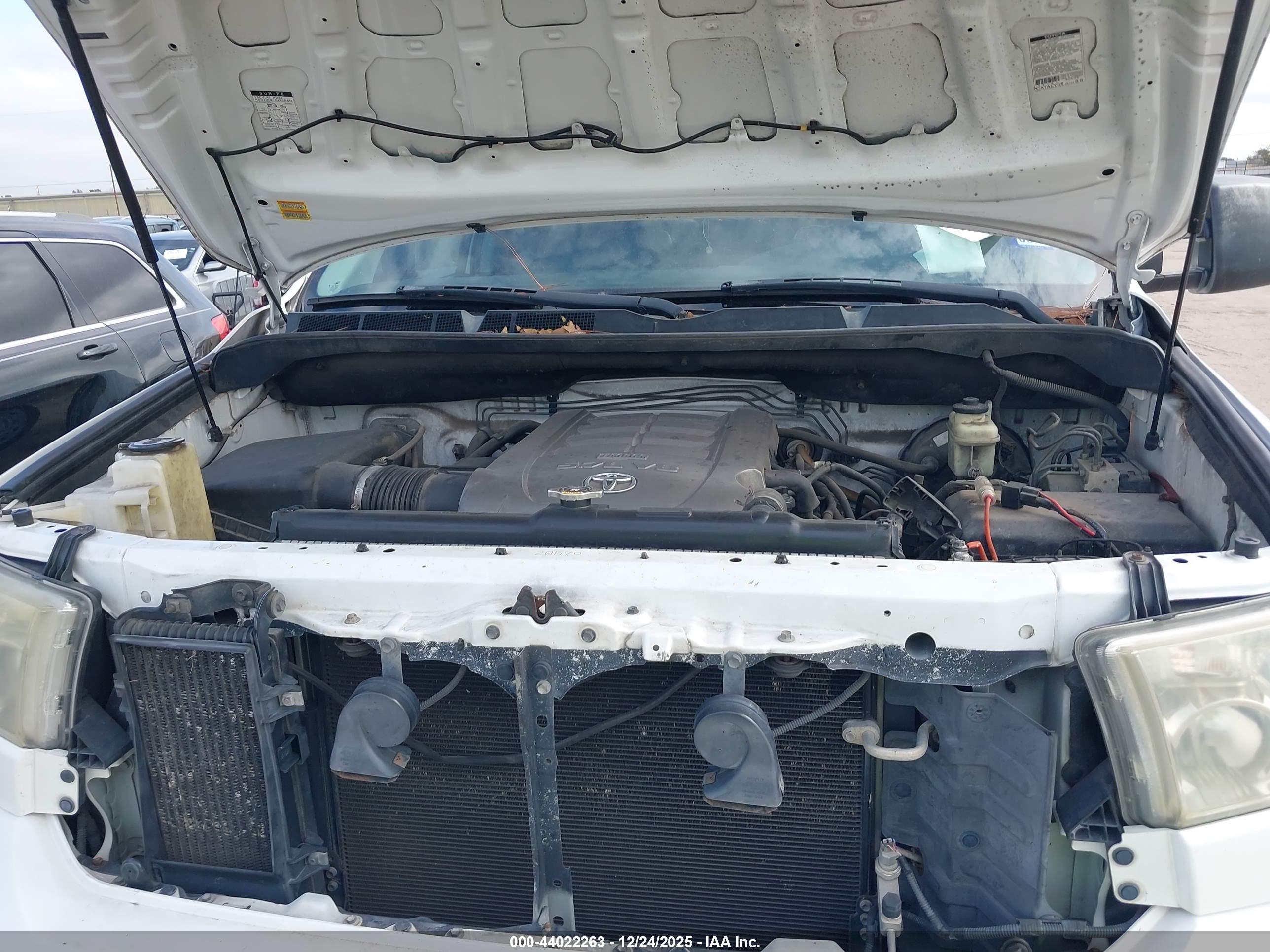 TOYOTA TUNDRA image 10