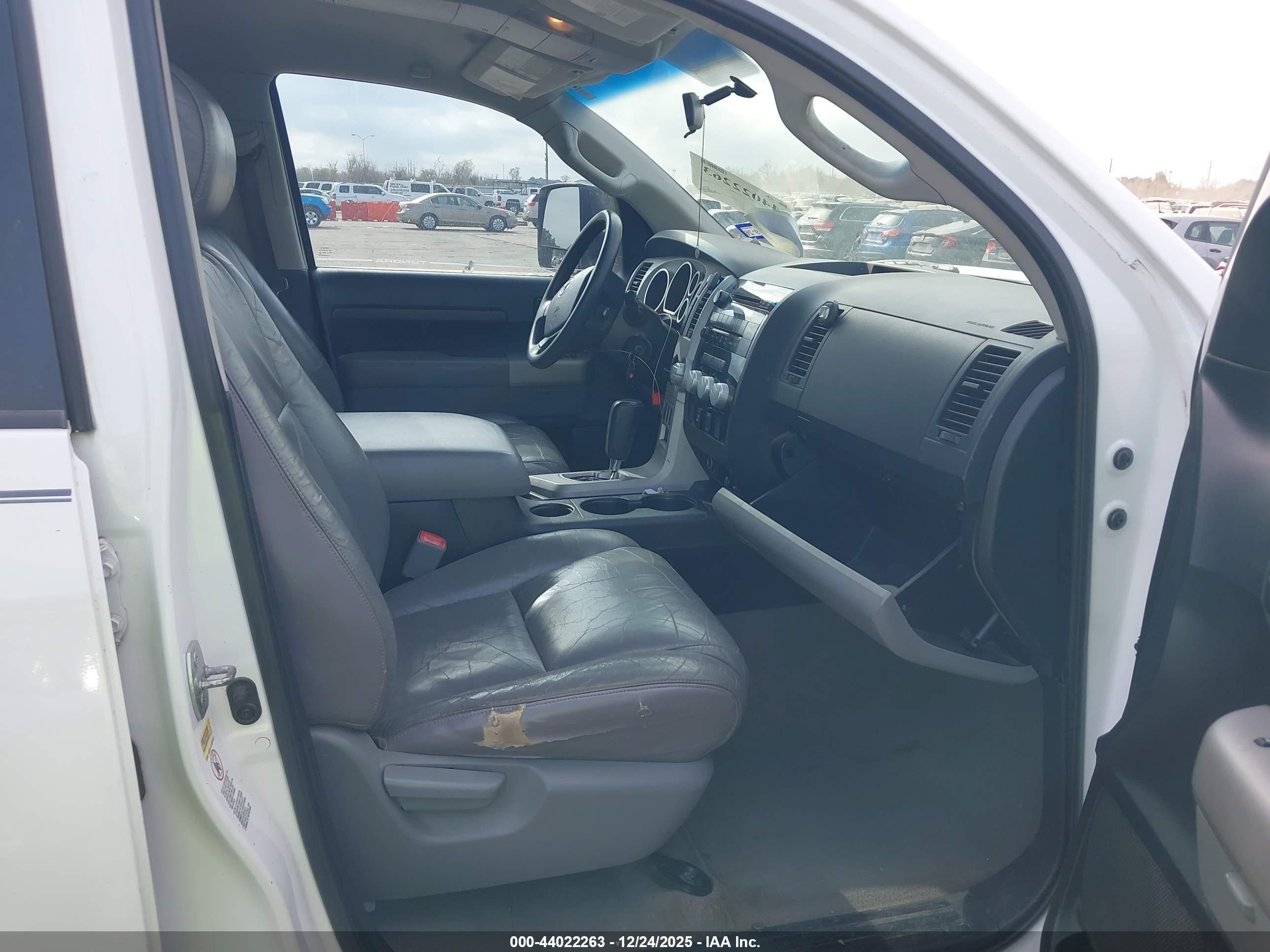 TOYOTA TUNDRA image 5