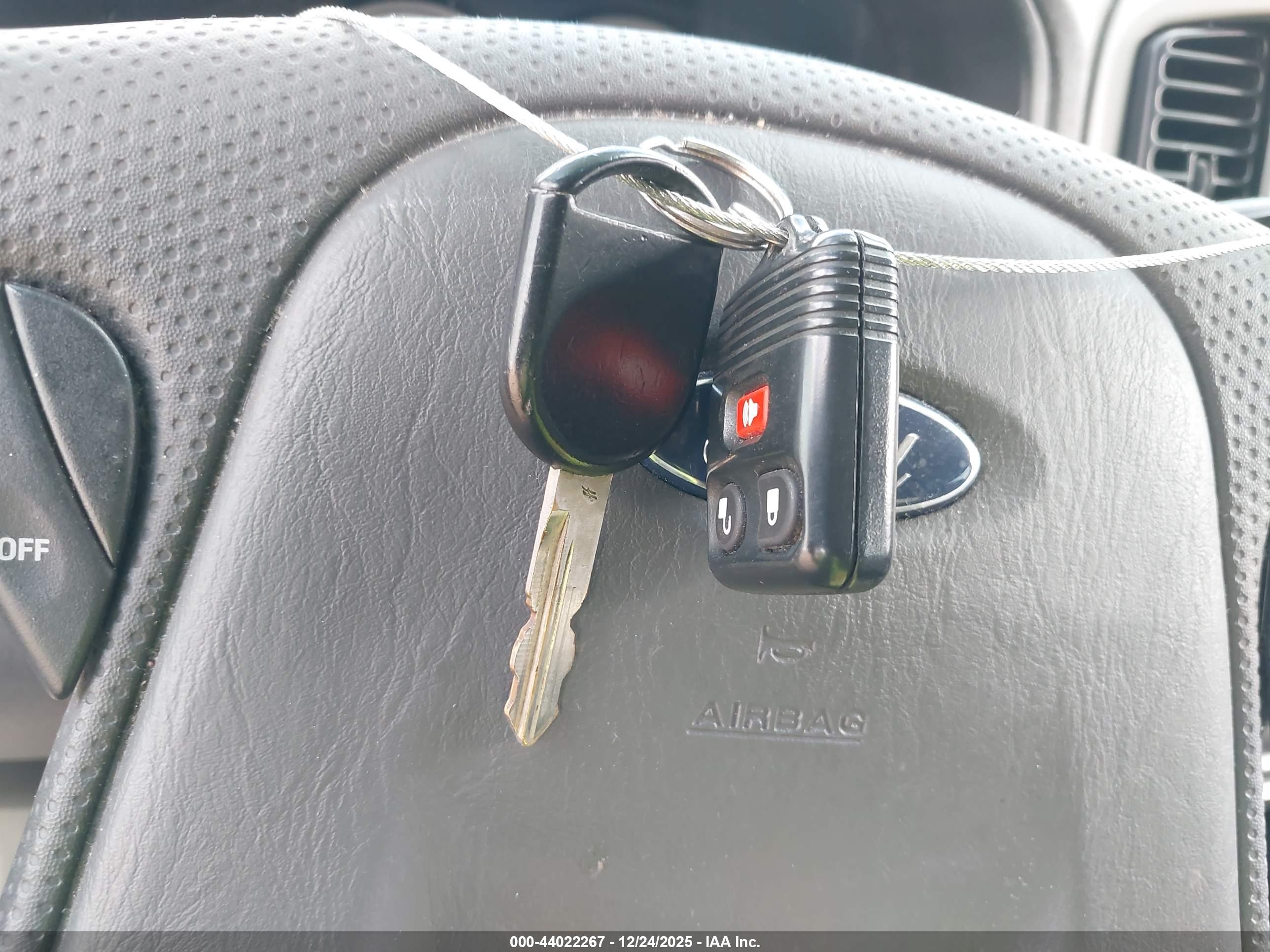 FORD ESCAPE image 11