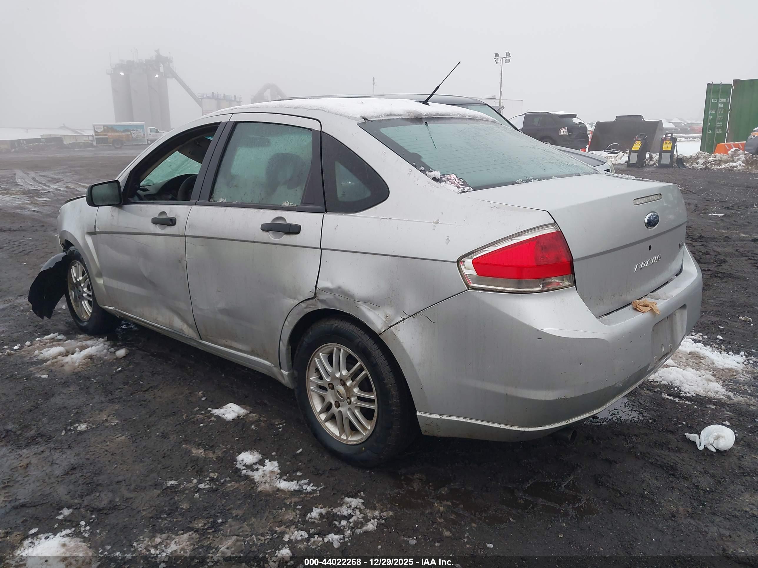 FORD FOCUS image 3