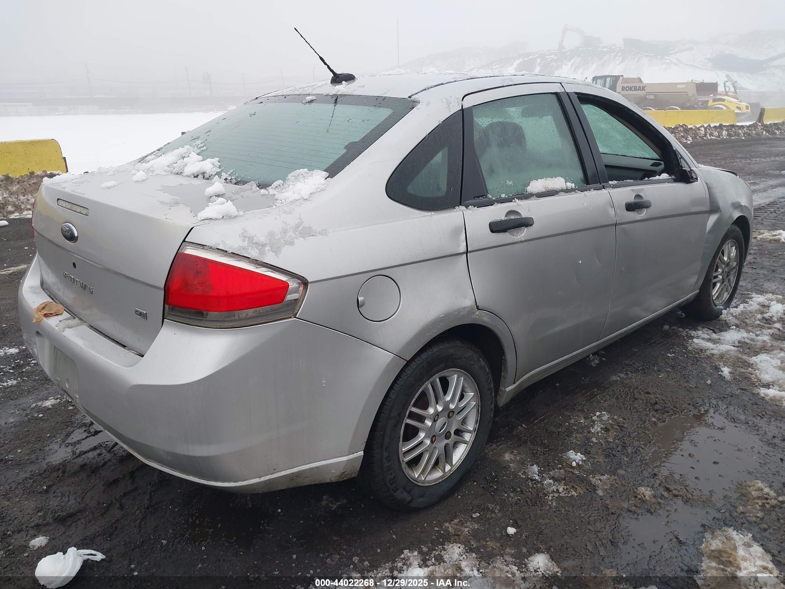 FORD FOCUS image 4