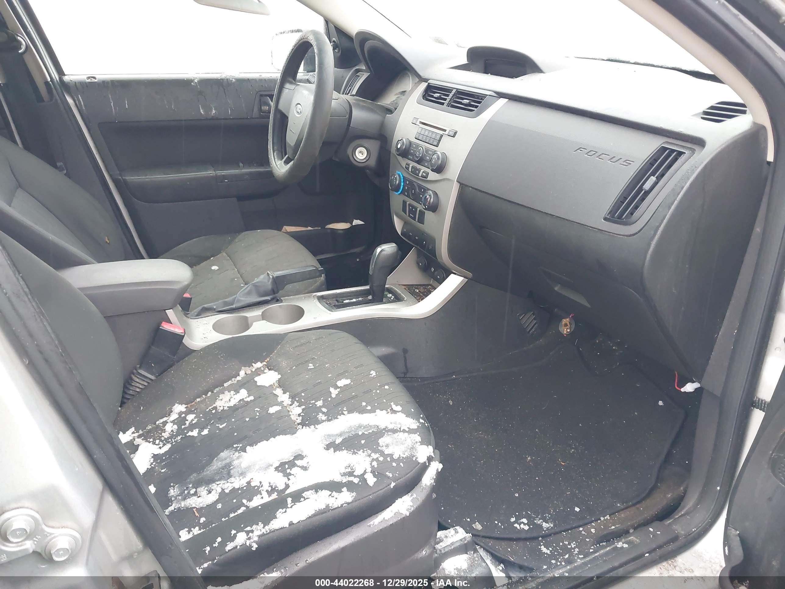 FORD FOCUS image 5