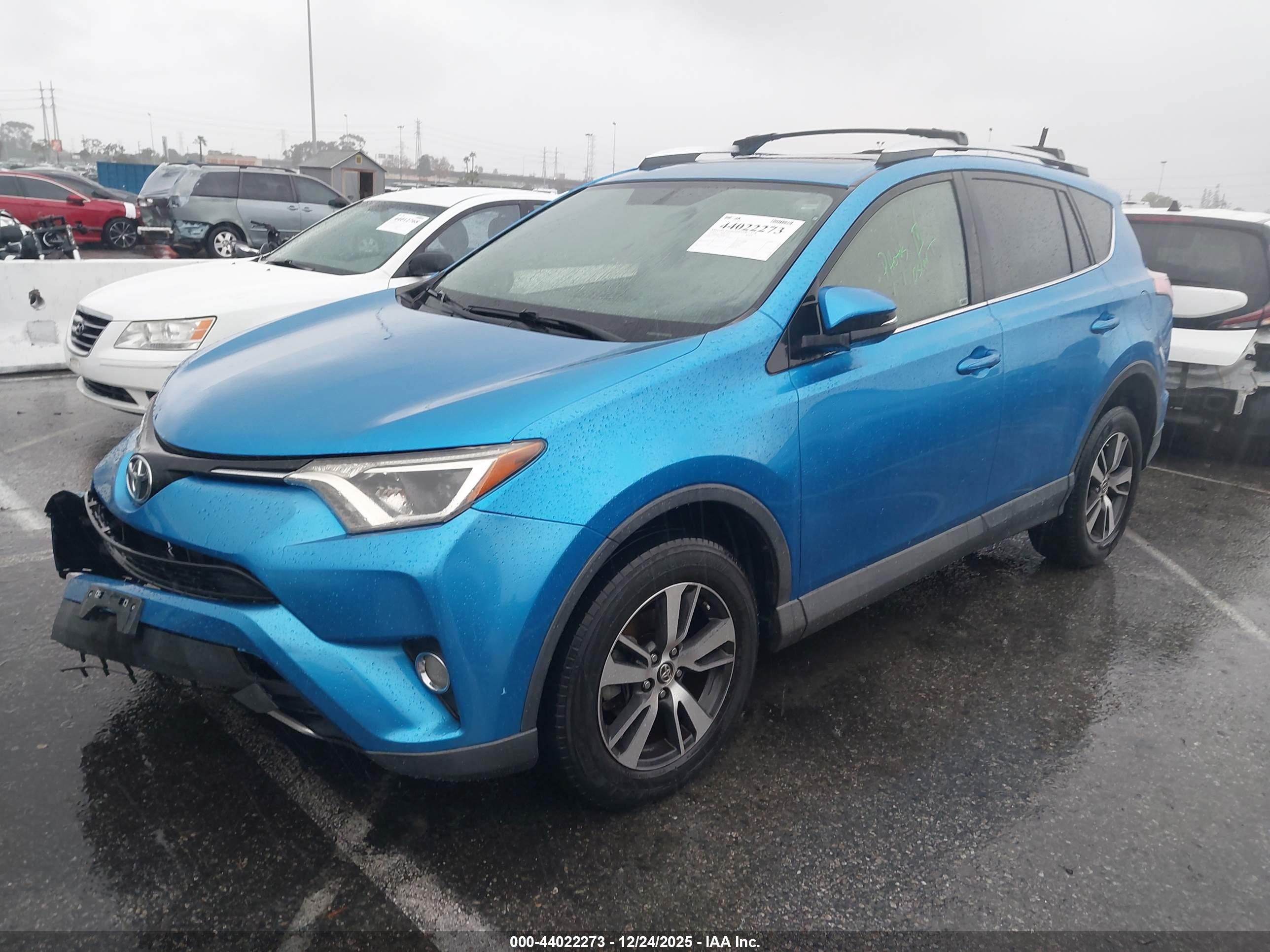 TOYOTA RAV4 image 2