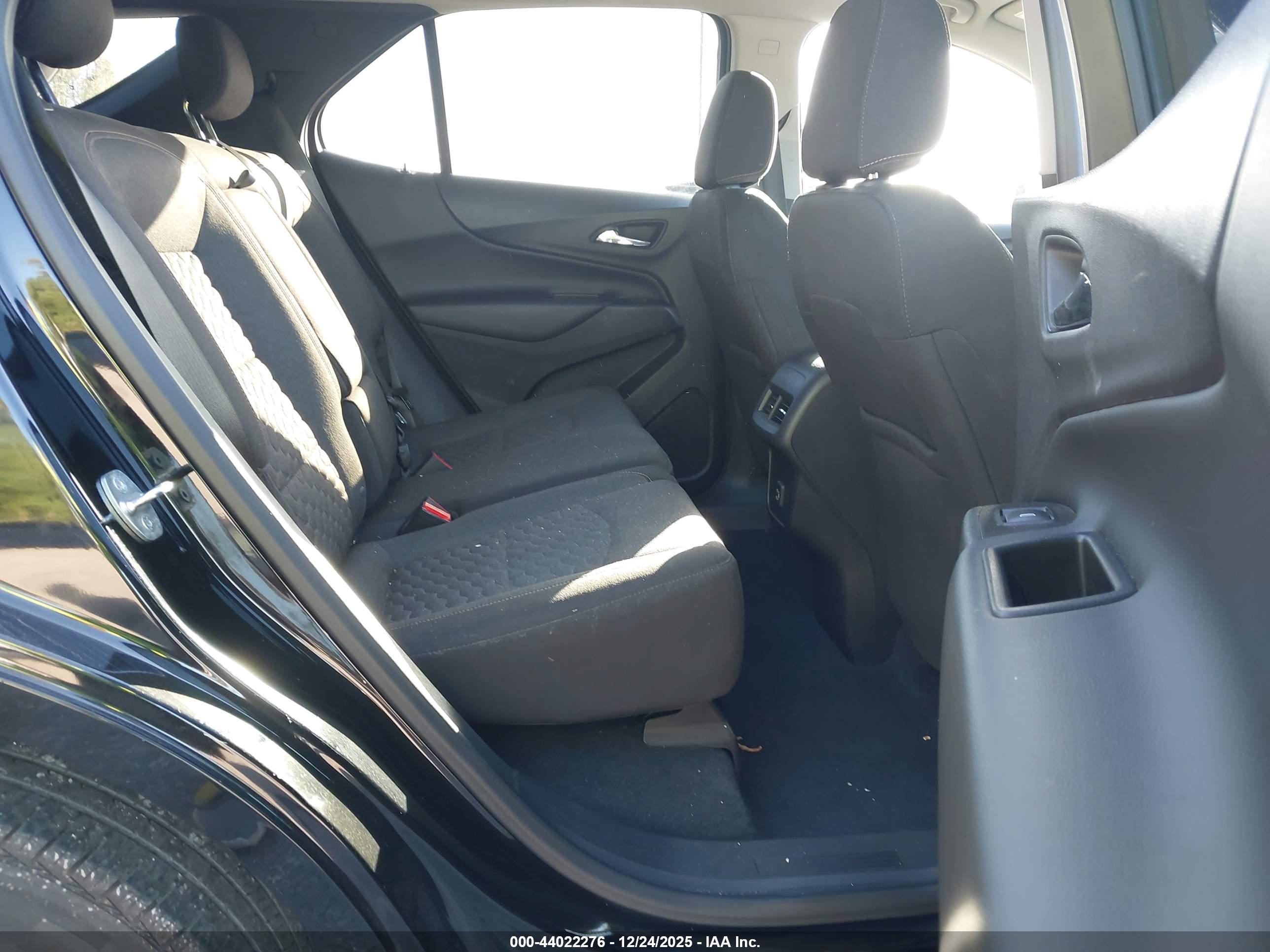 CHEVROLET EQUINOX image 8