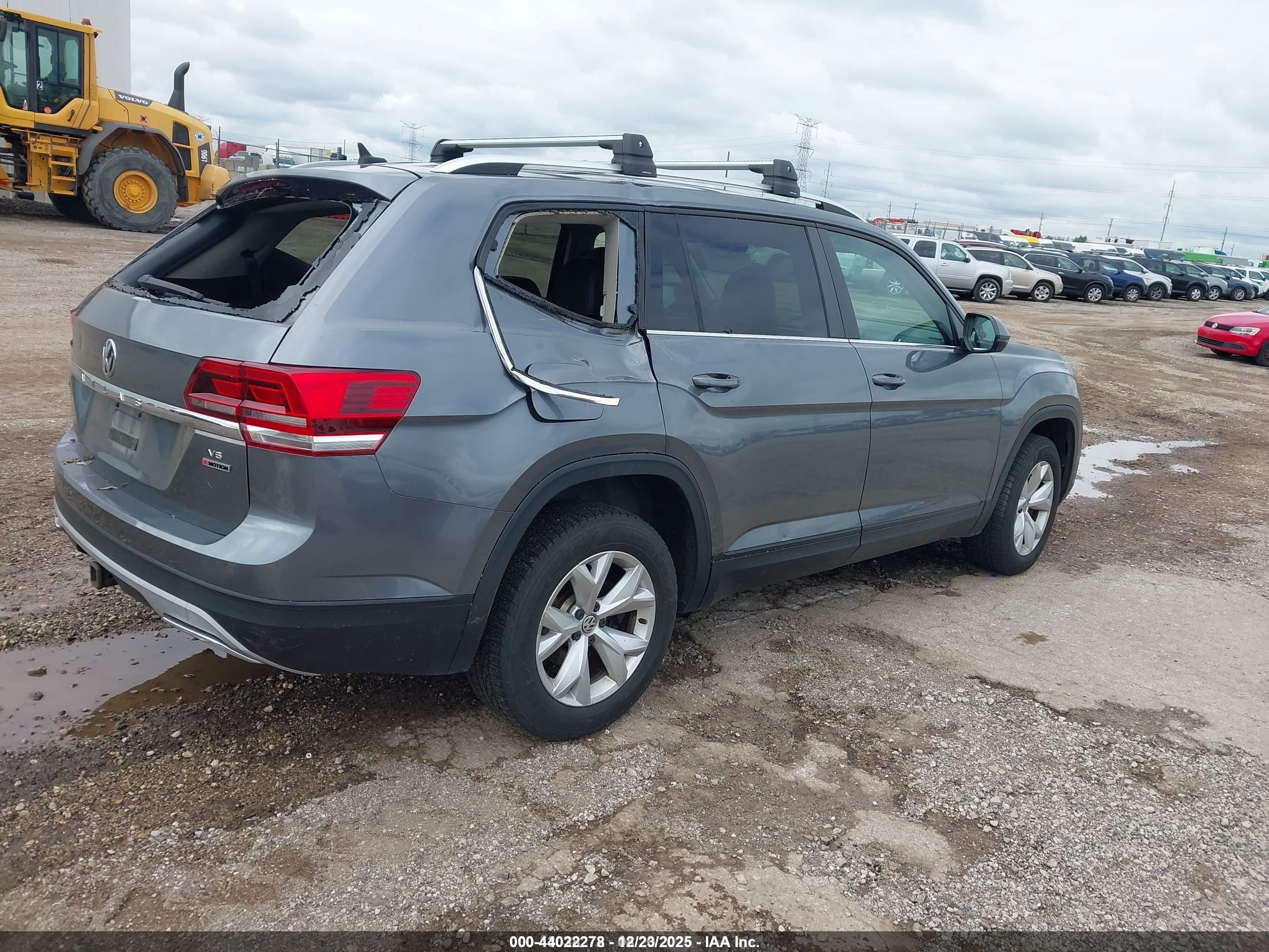 VOLKSWAGEN ATLAS image 4