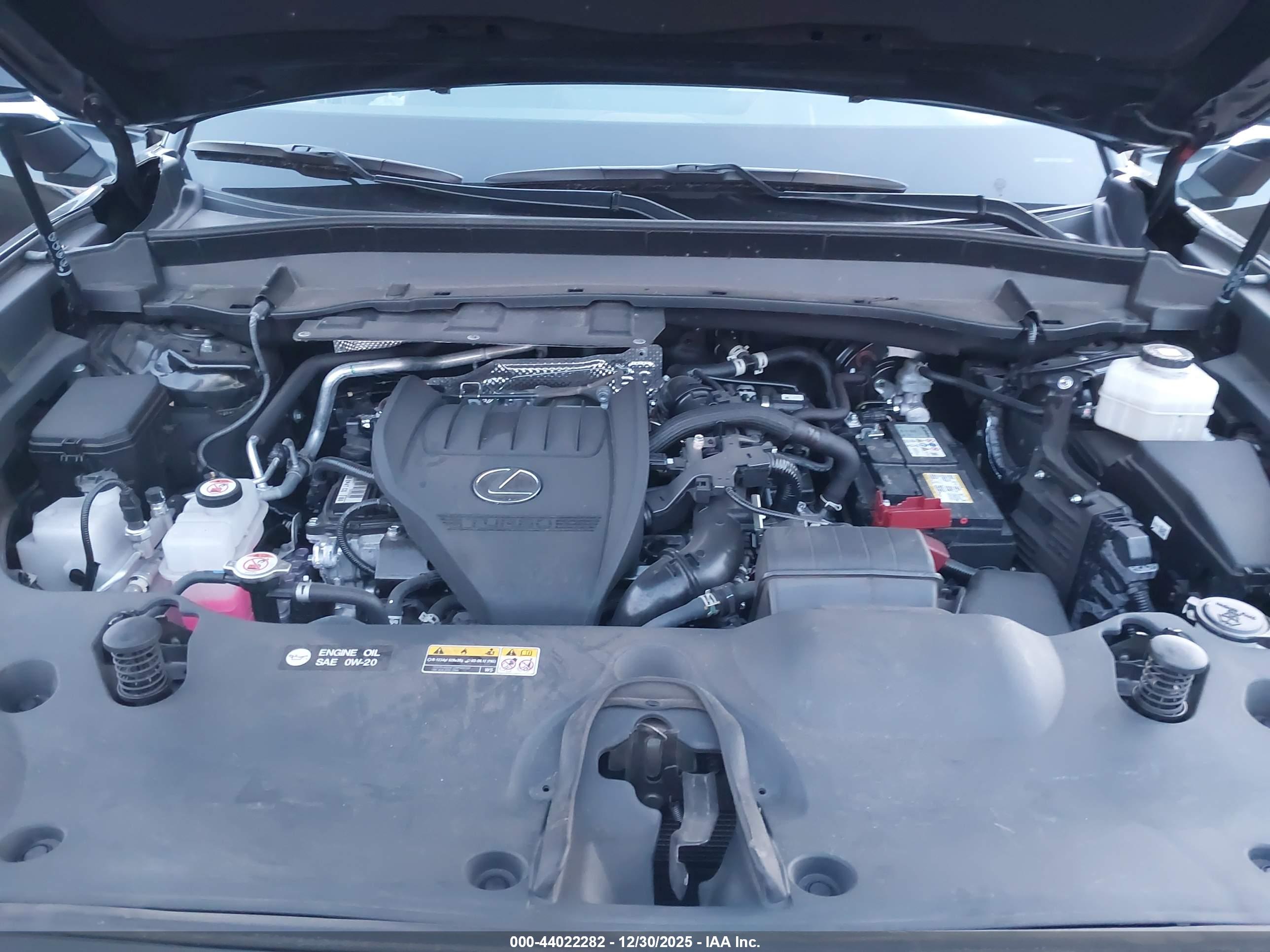 LEXUS TX image 10
