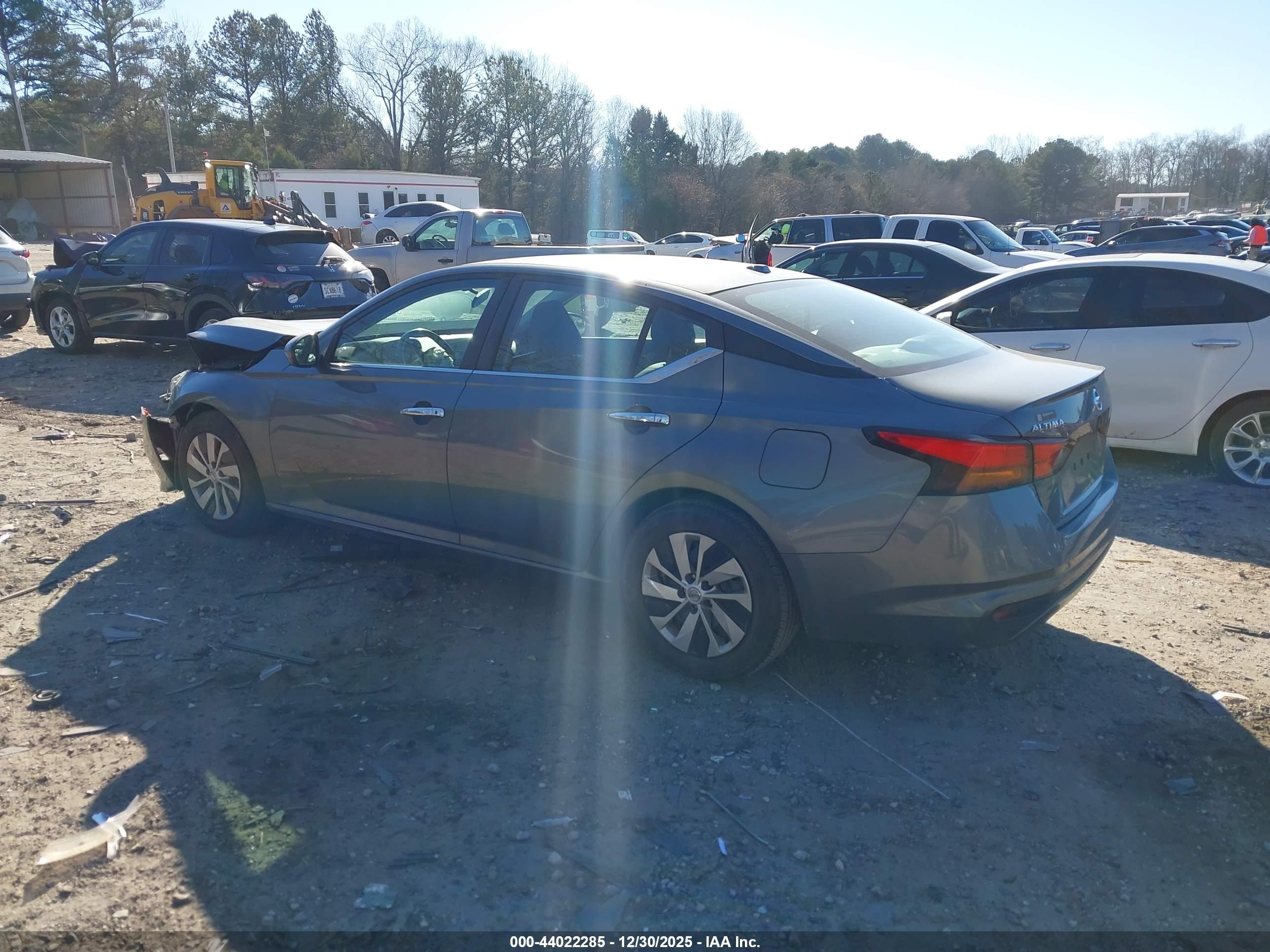 NISSAN ALTIMA image 3