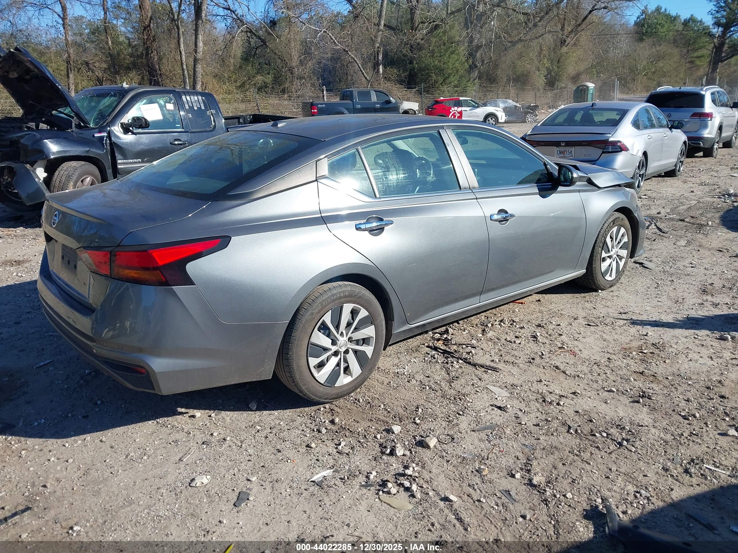 NISSAN ALTIMA image 4
