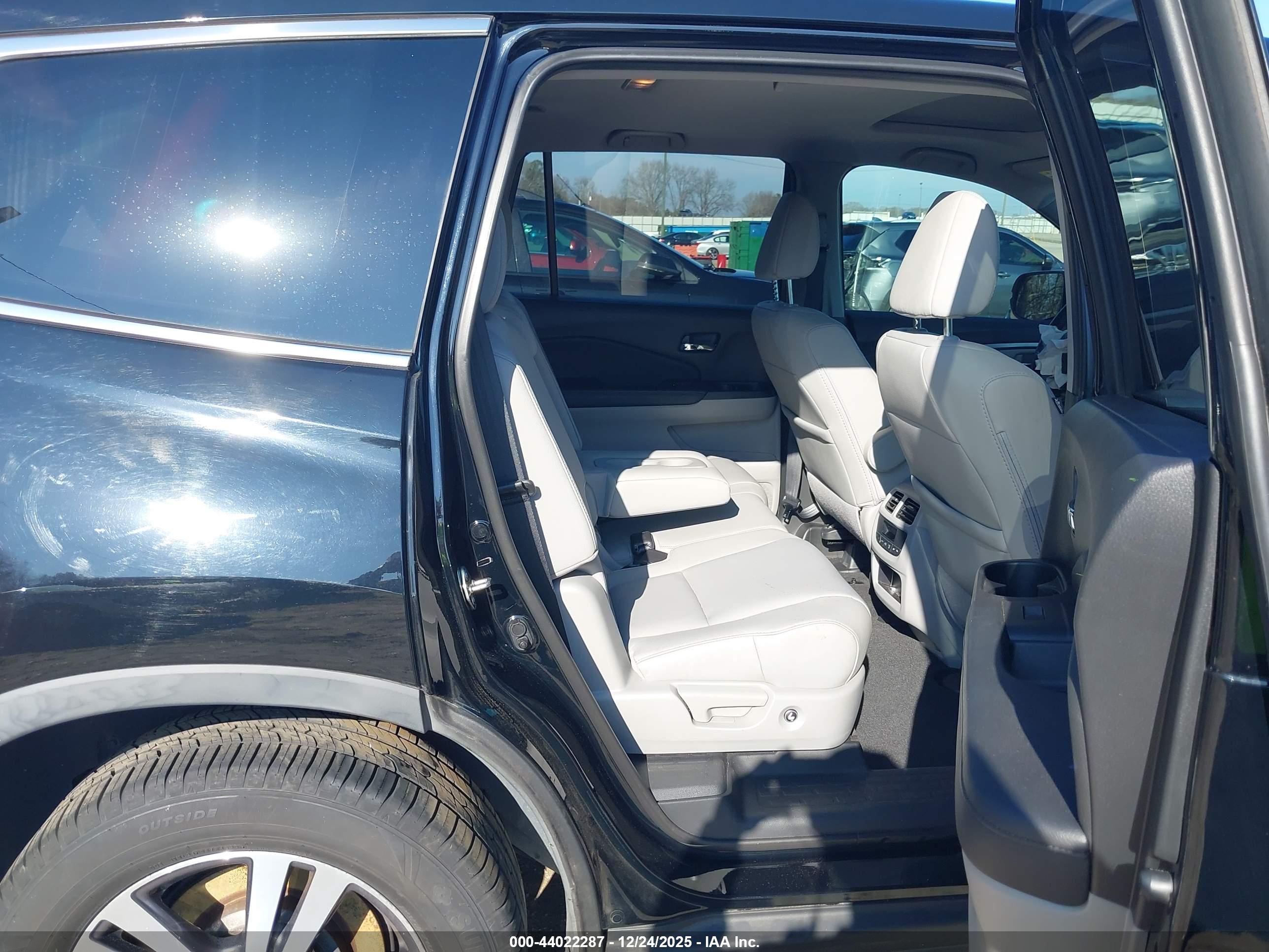 HONDA PILOT image 8