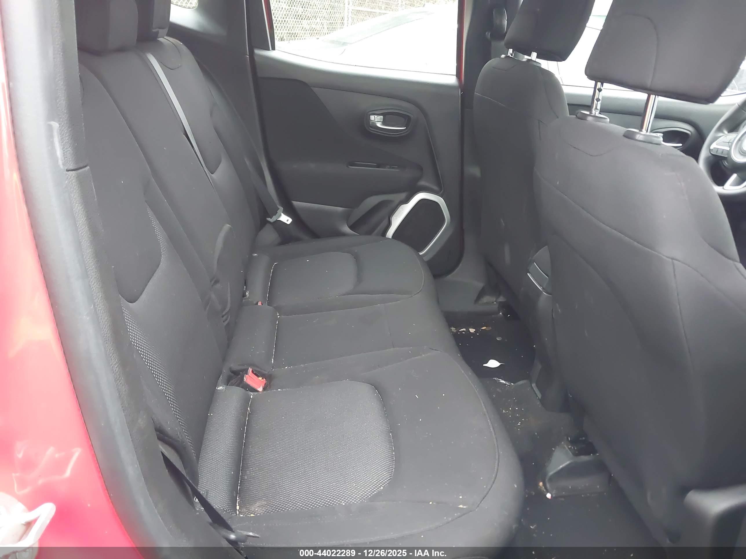 JEEP RENEGADE image 8