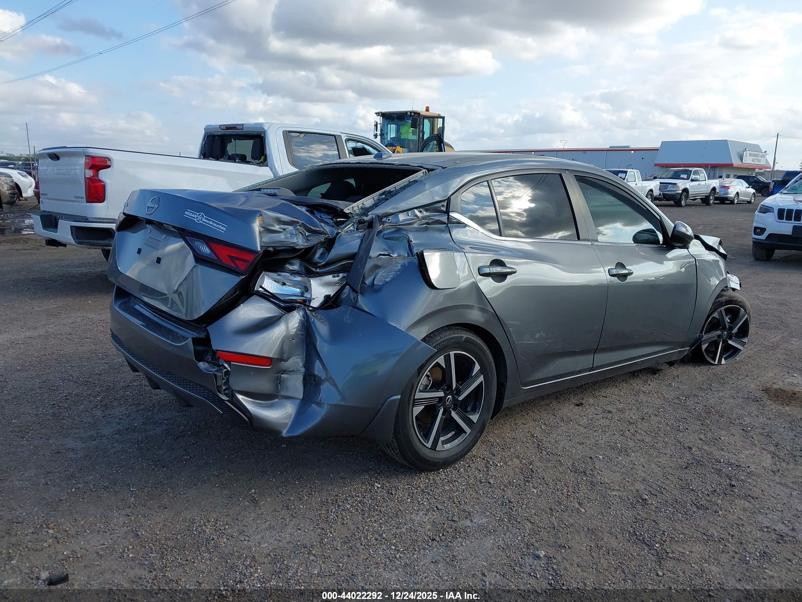 NISSAN SENTRA image 4