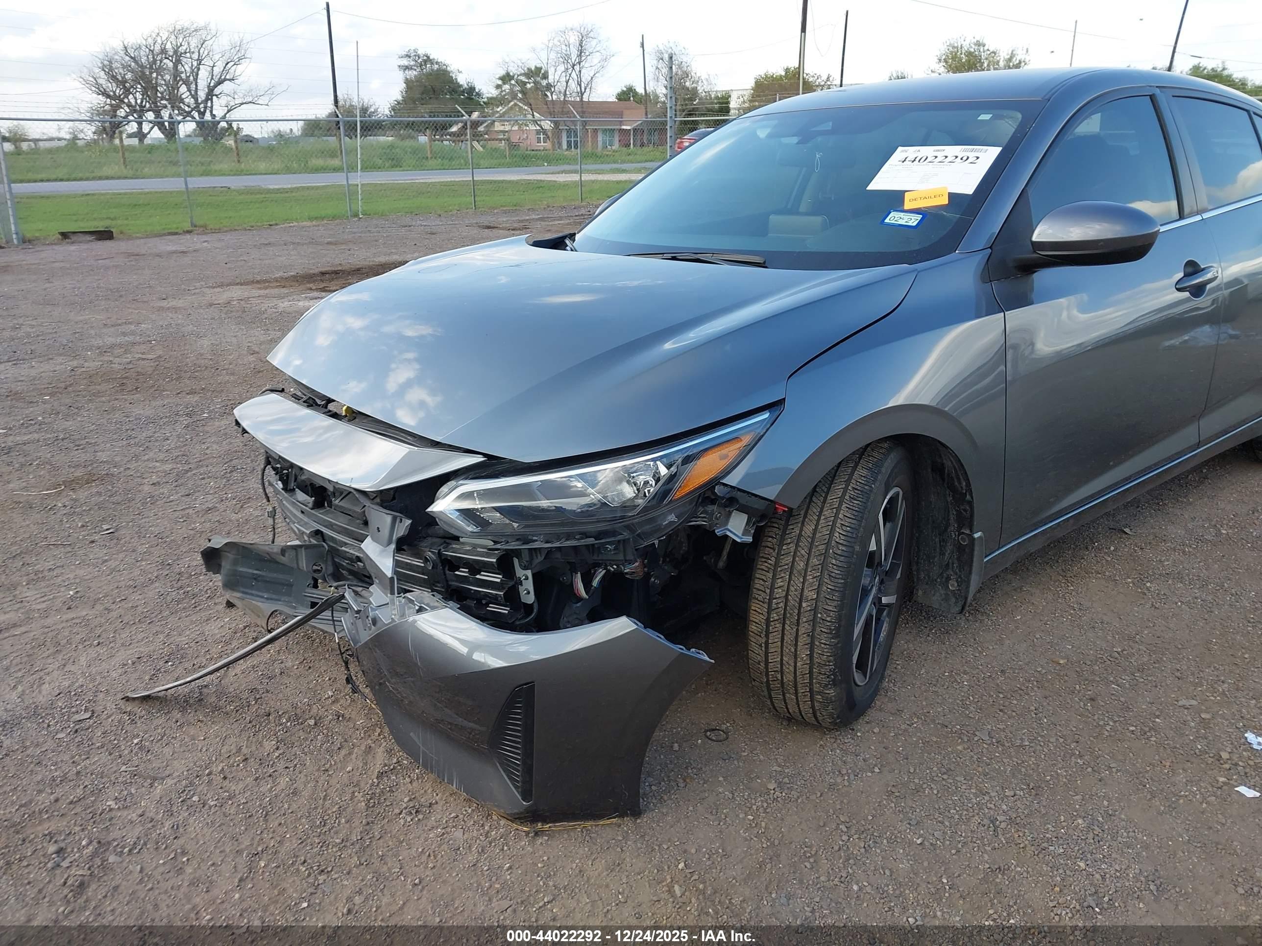NISSAN SENTRA image 6