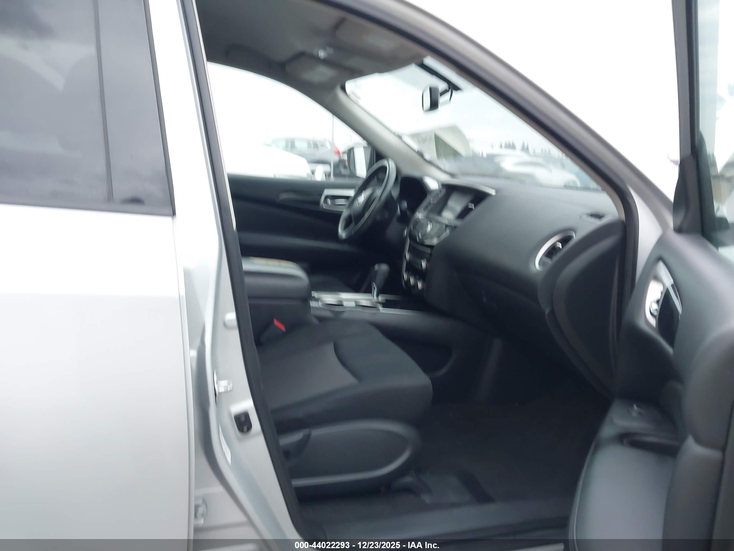 NISSAN PATHFINDER image 5