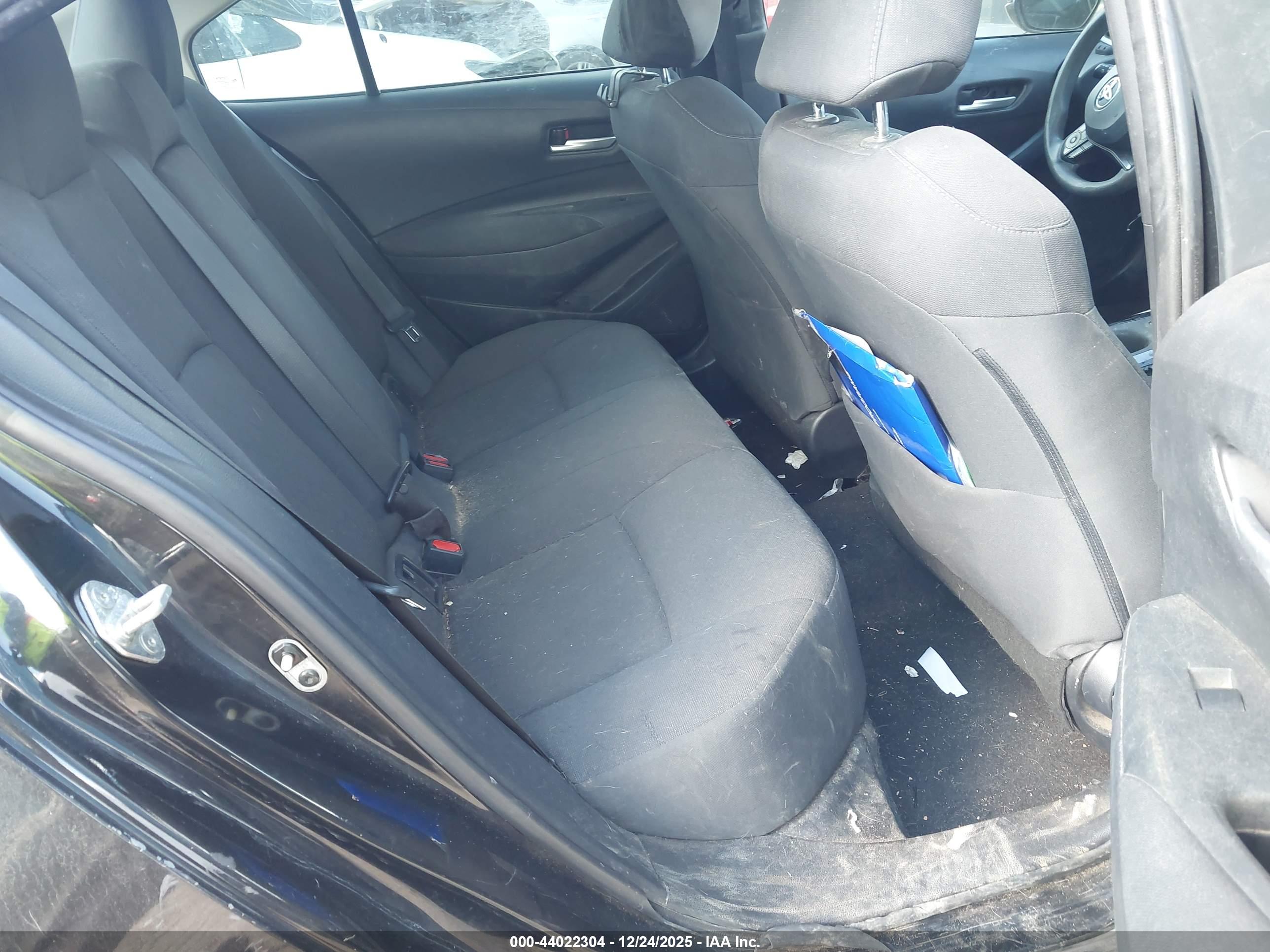TOYOTA COROLLA image 8