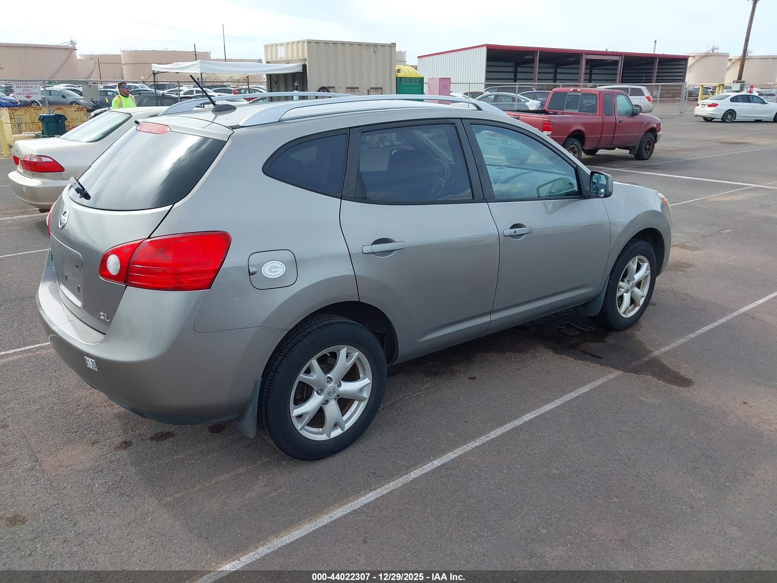NISSAN ROGUE image 4