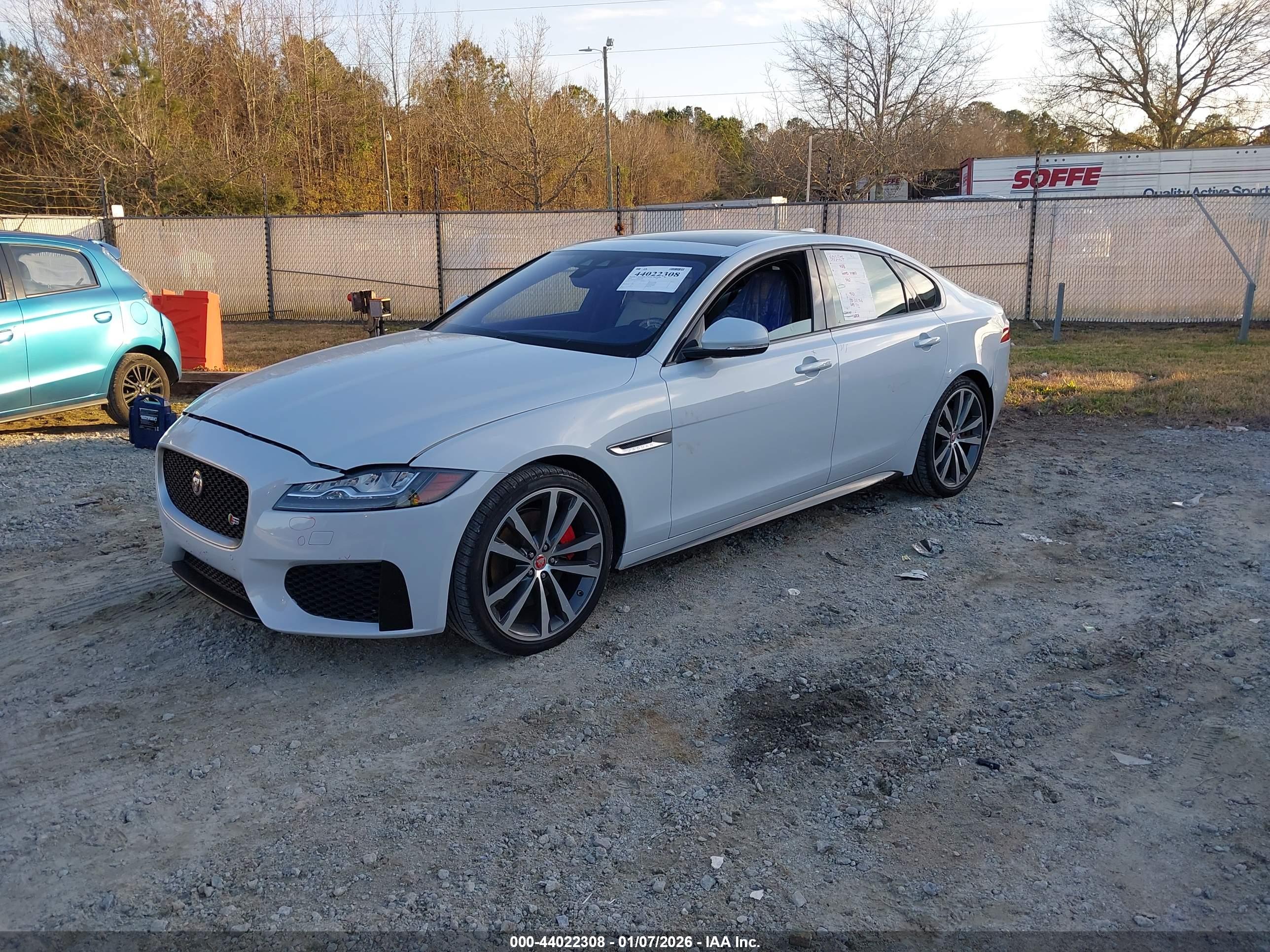 JAGUAR XF image 2