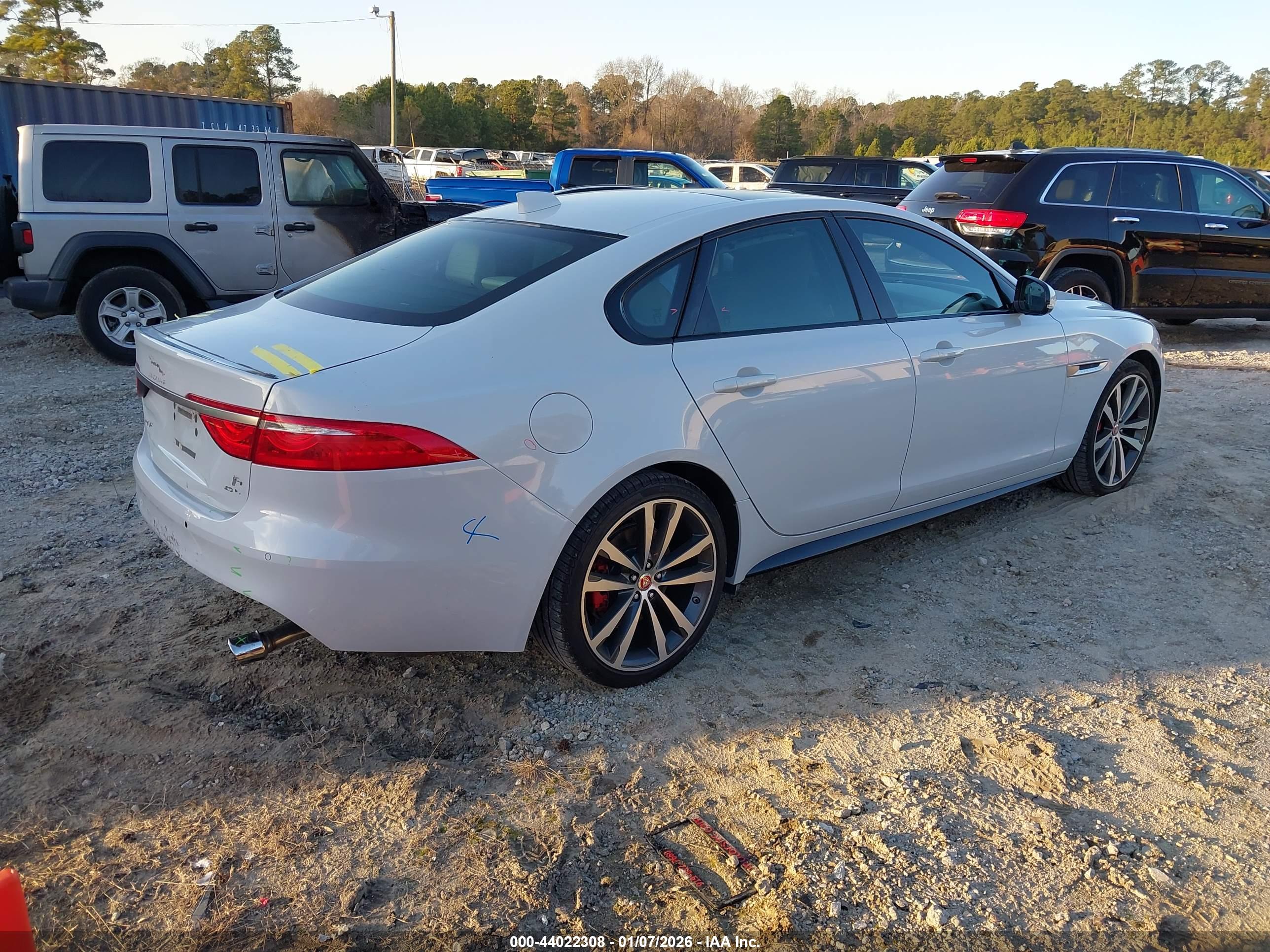 JAGUAR XF image 4