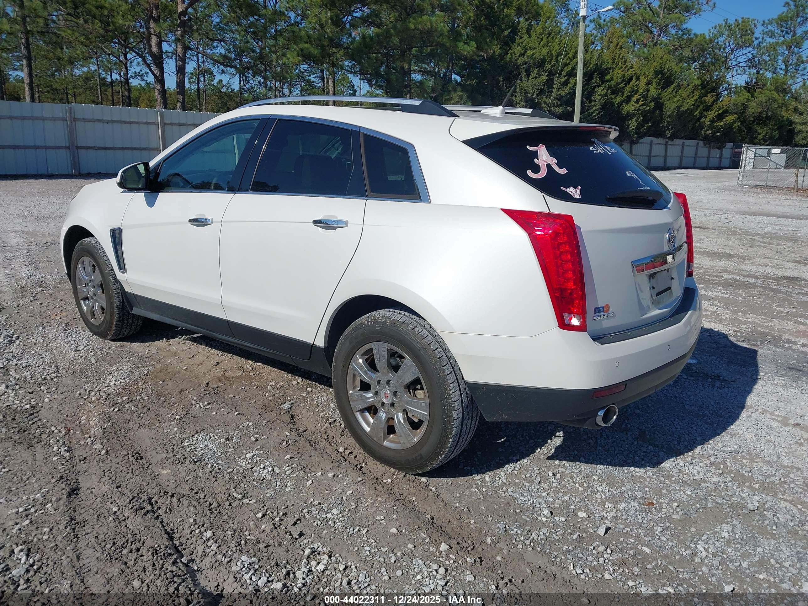 CADILLAC SRX image 3