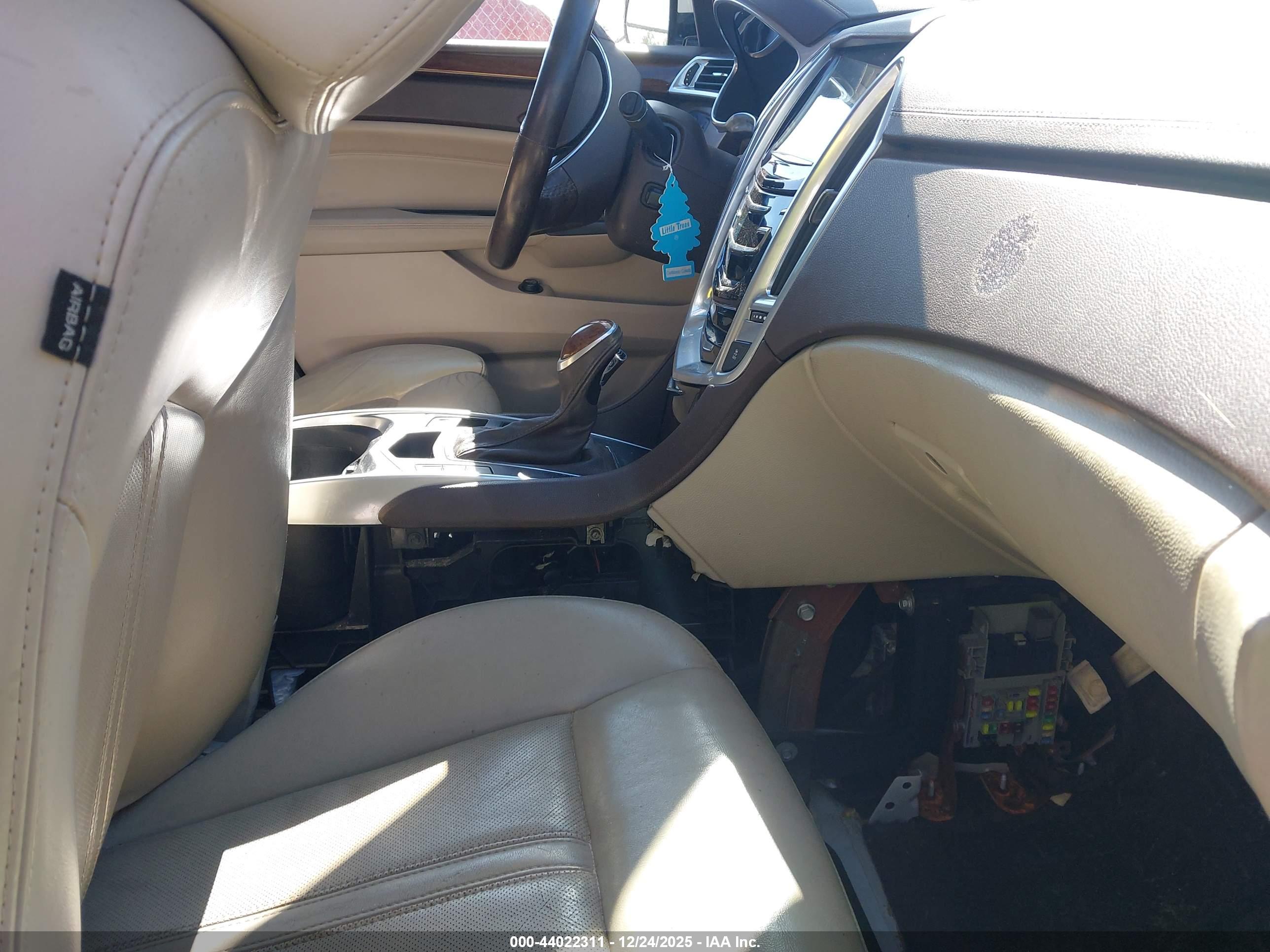 CADILLAC SRX image 5