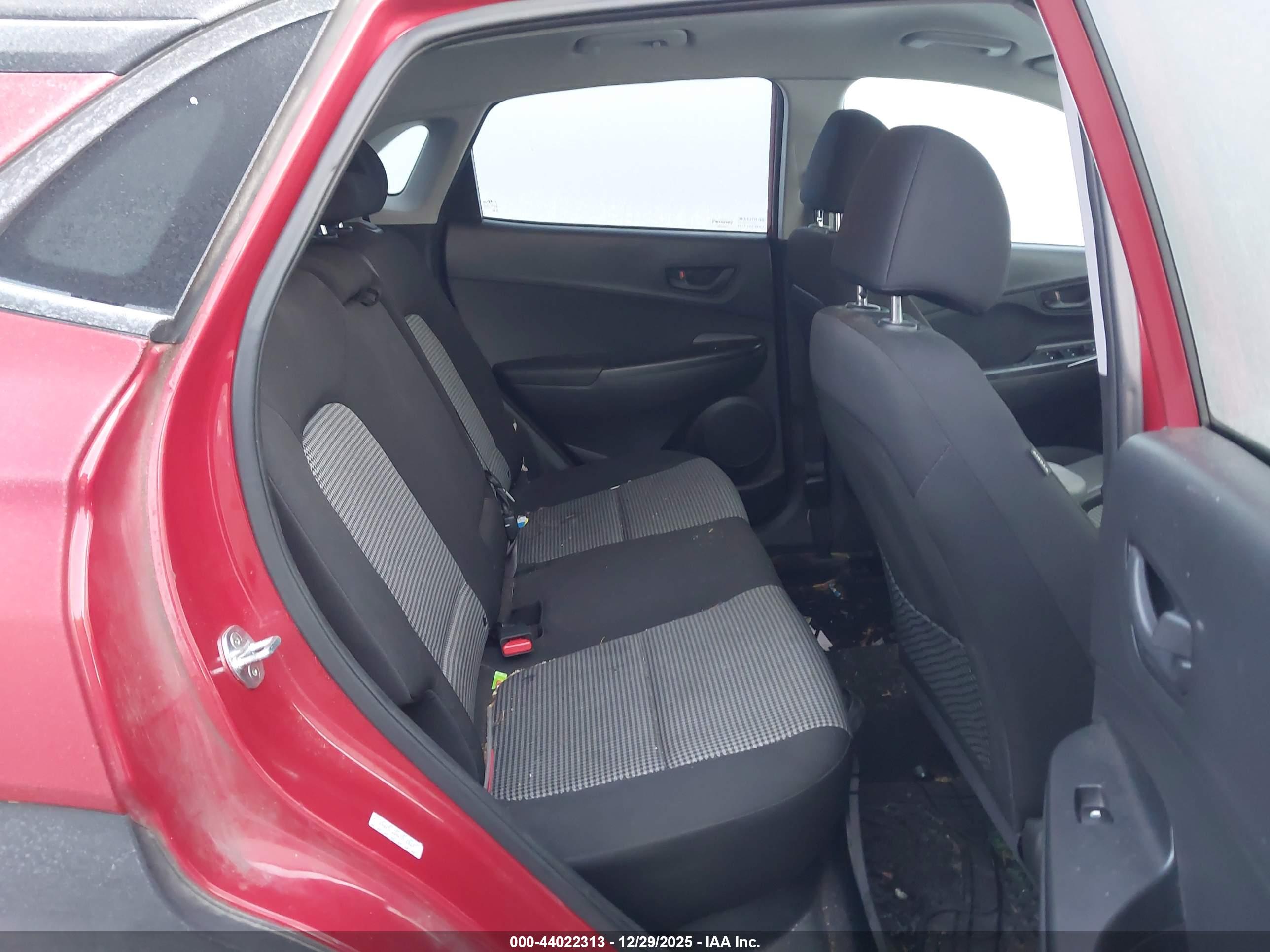 HYUNDAI KONA image 8
