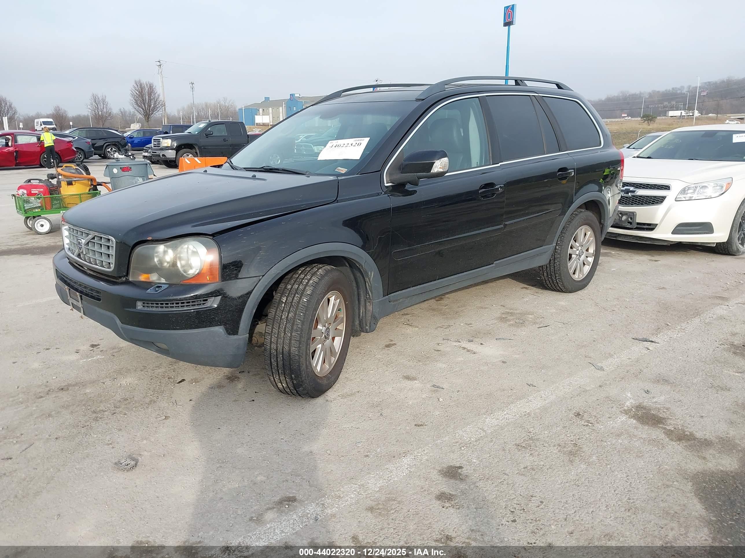 VOLVO XC90 image 2