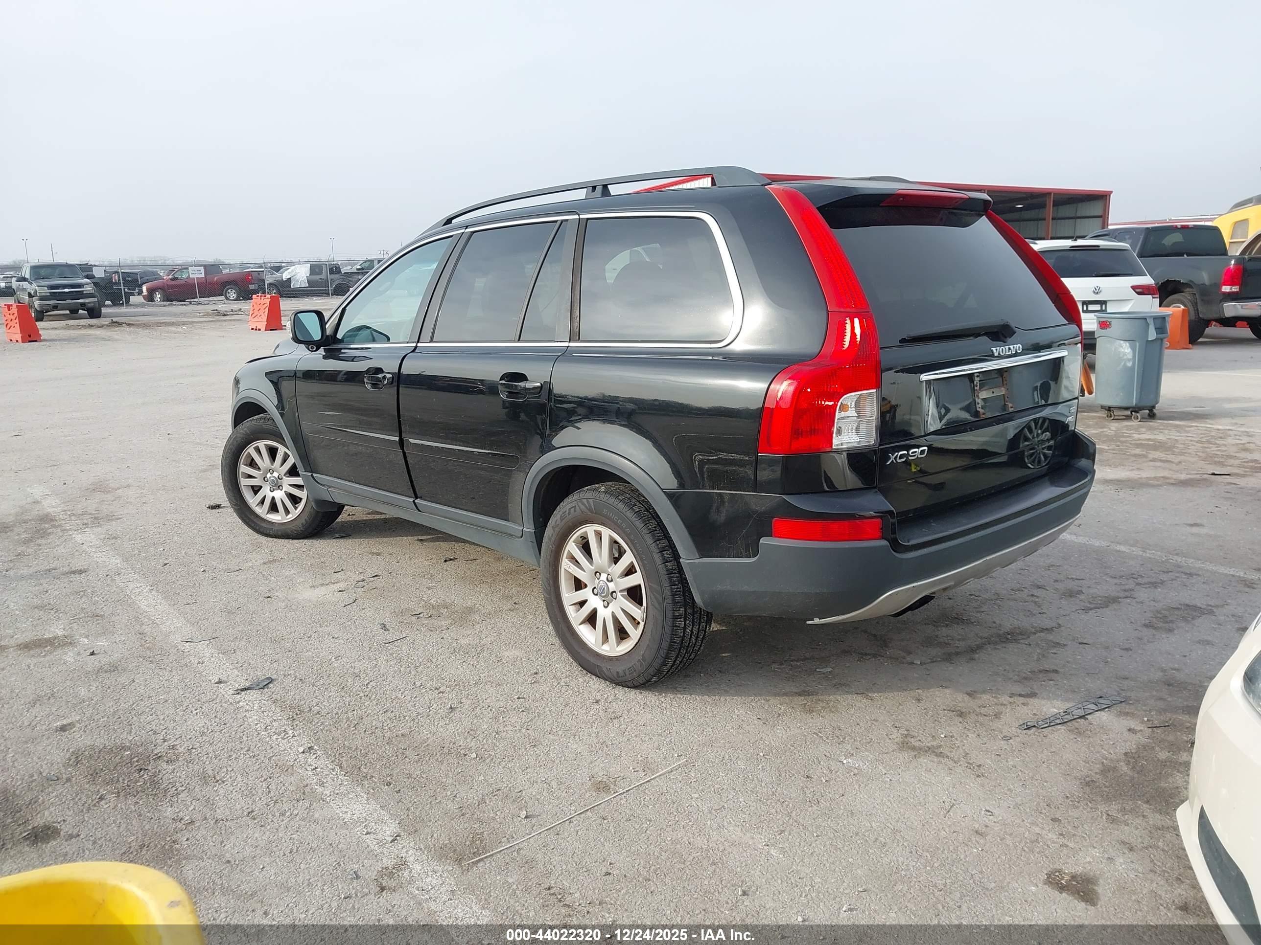 VOLVO XC90 image 3