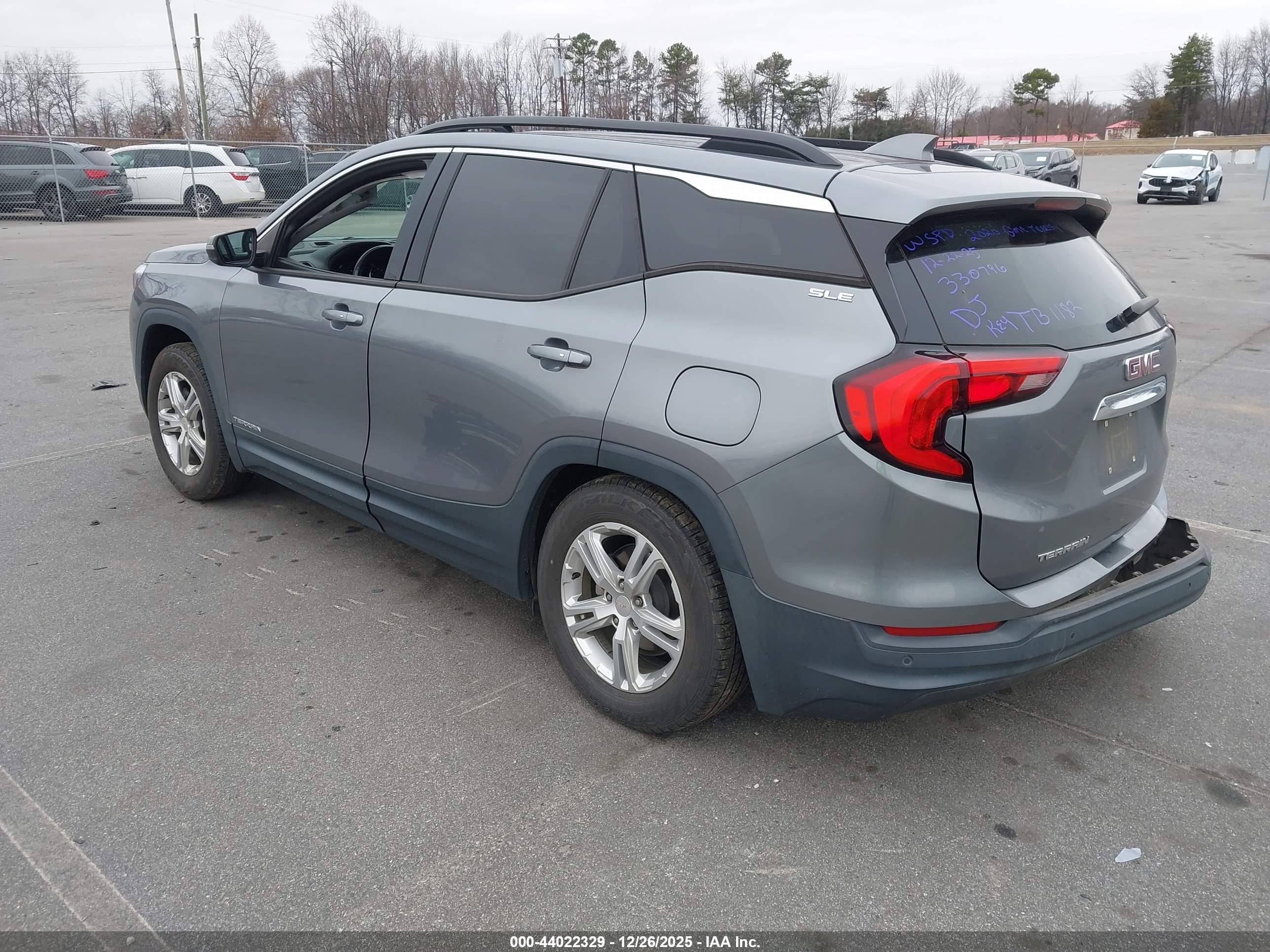 GMC TERRAIN image 3
