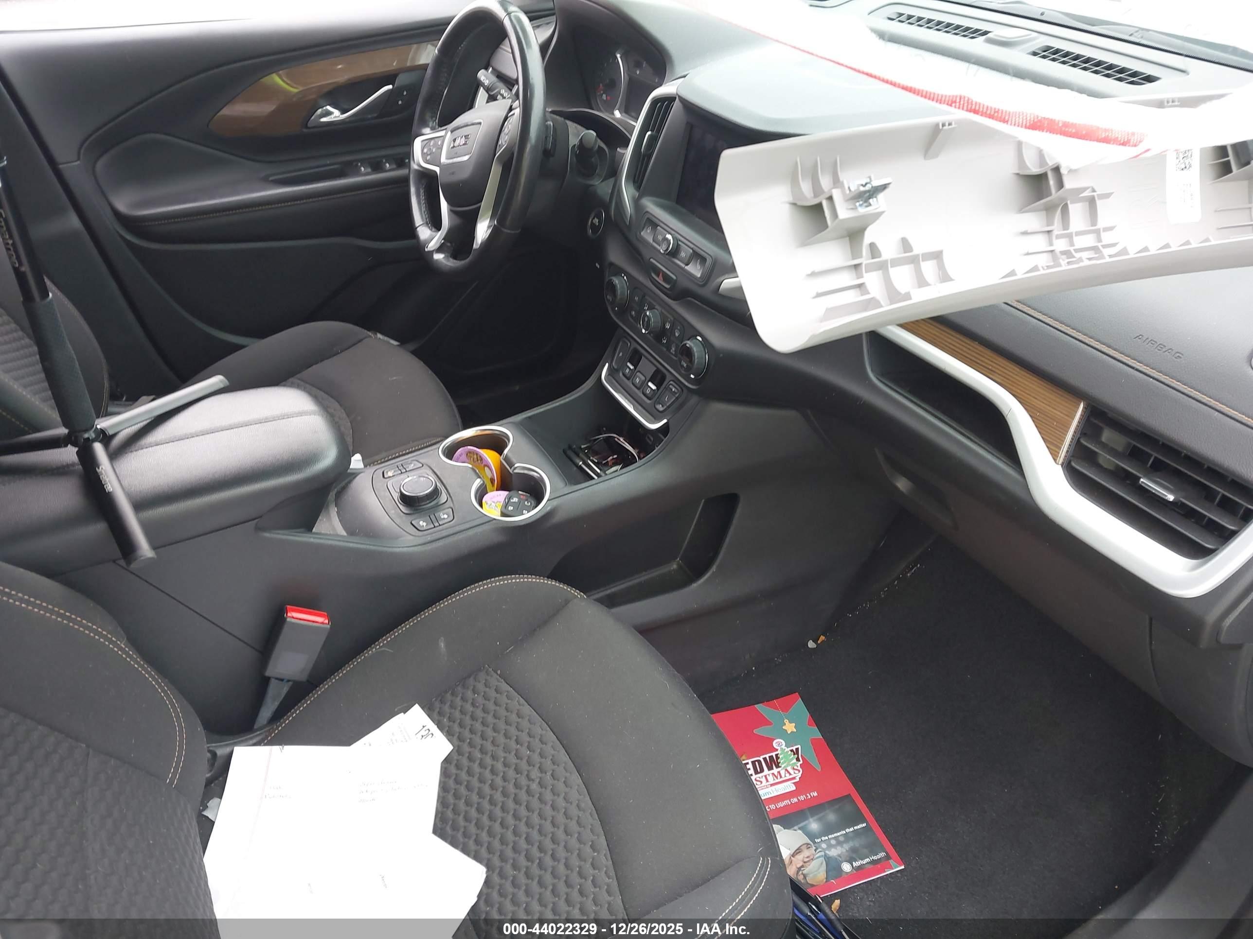 GMC TERRAIN image 5