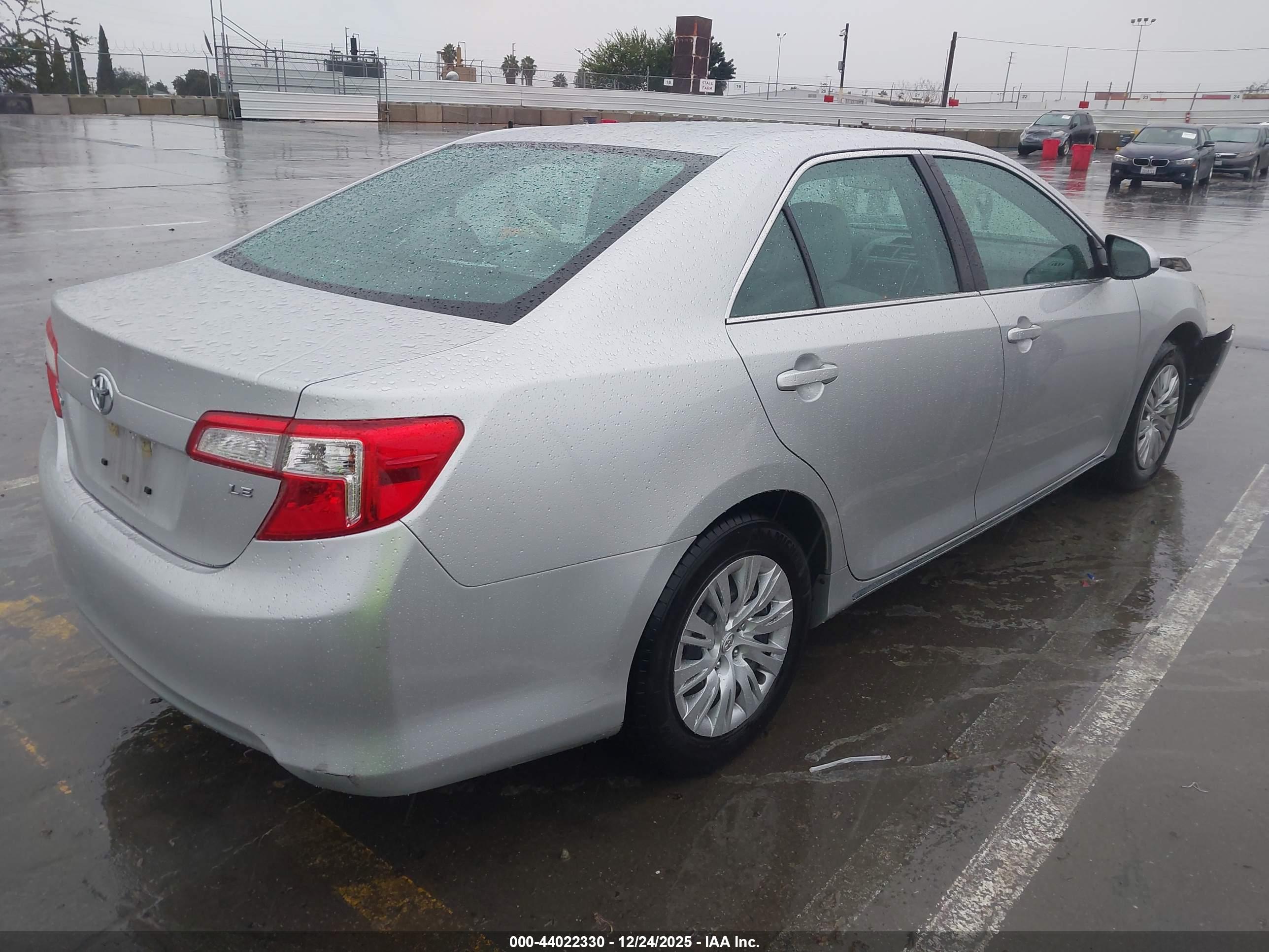 TOYOTA CAMRY image 4