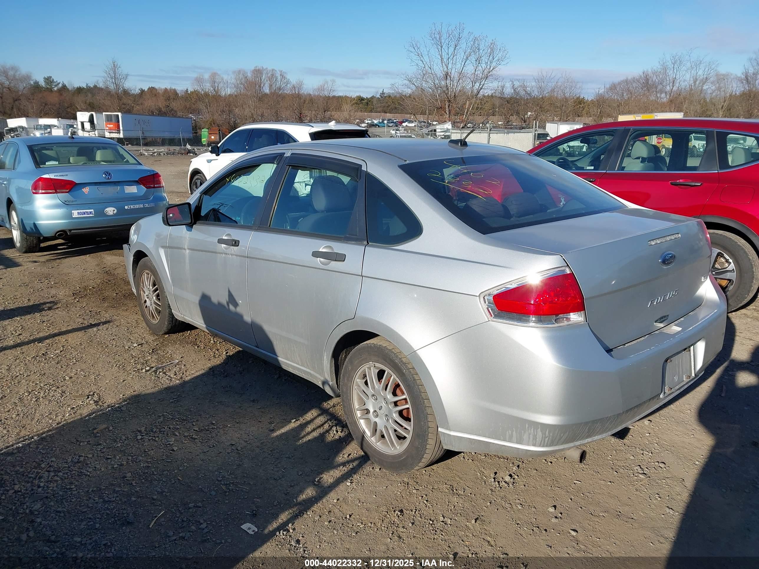 FORD FOCUS image 3