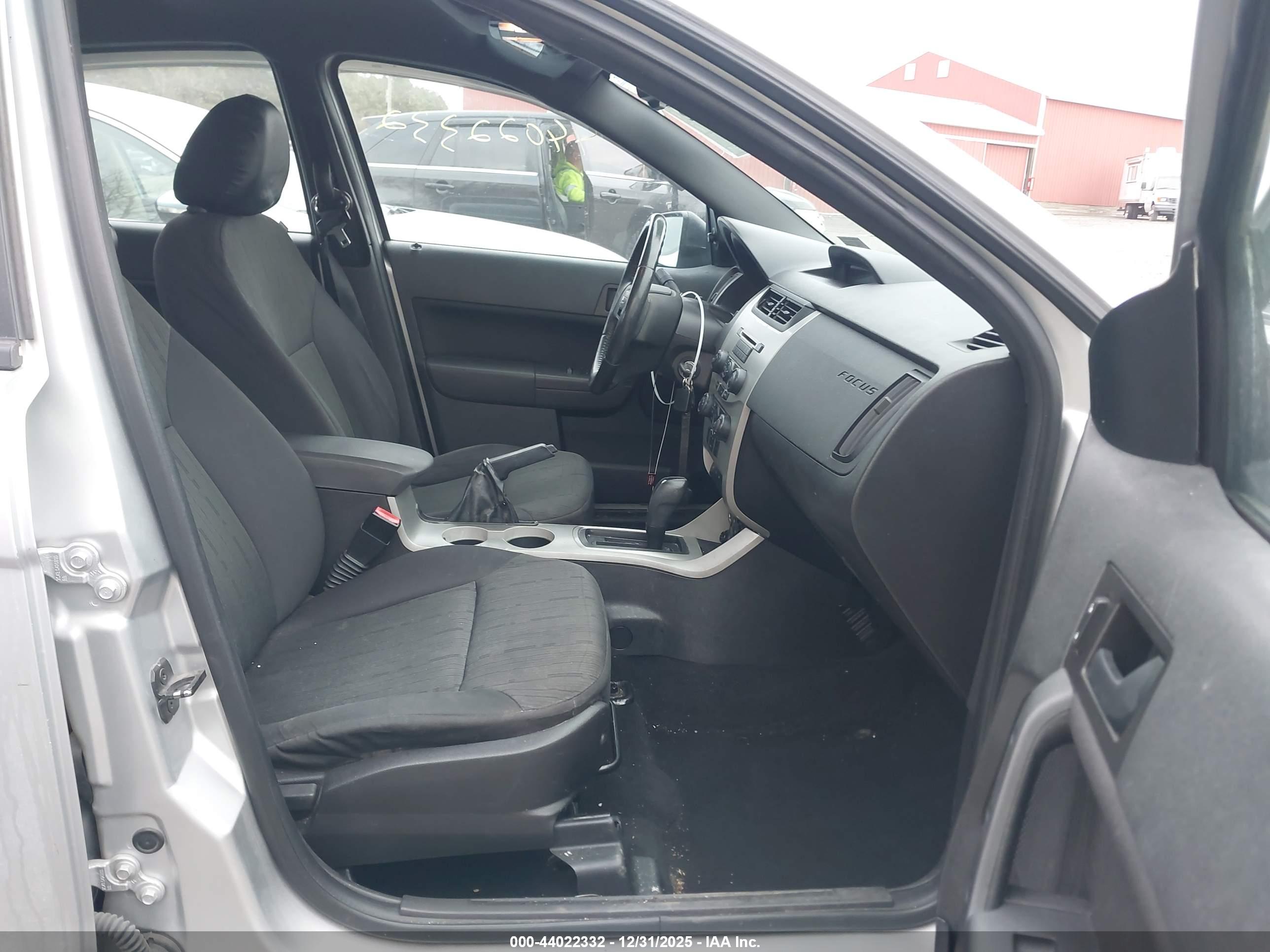 FORD FOCUS image 5