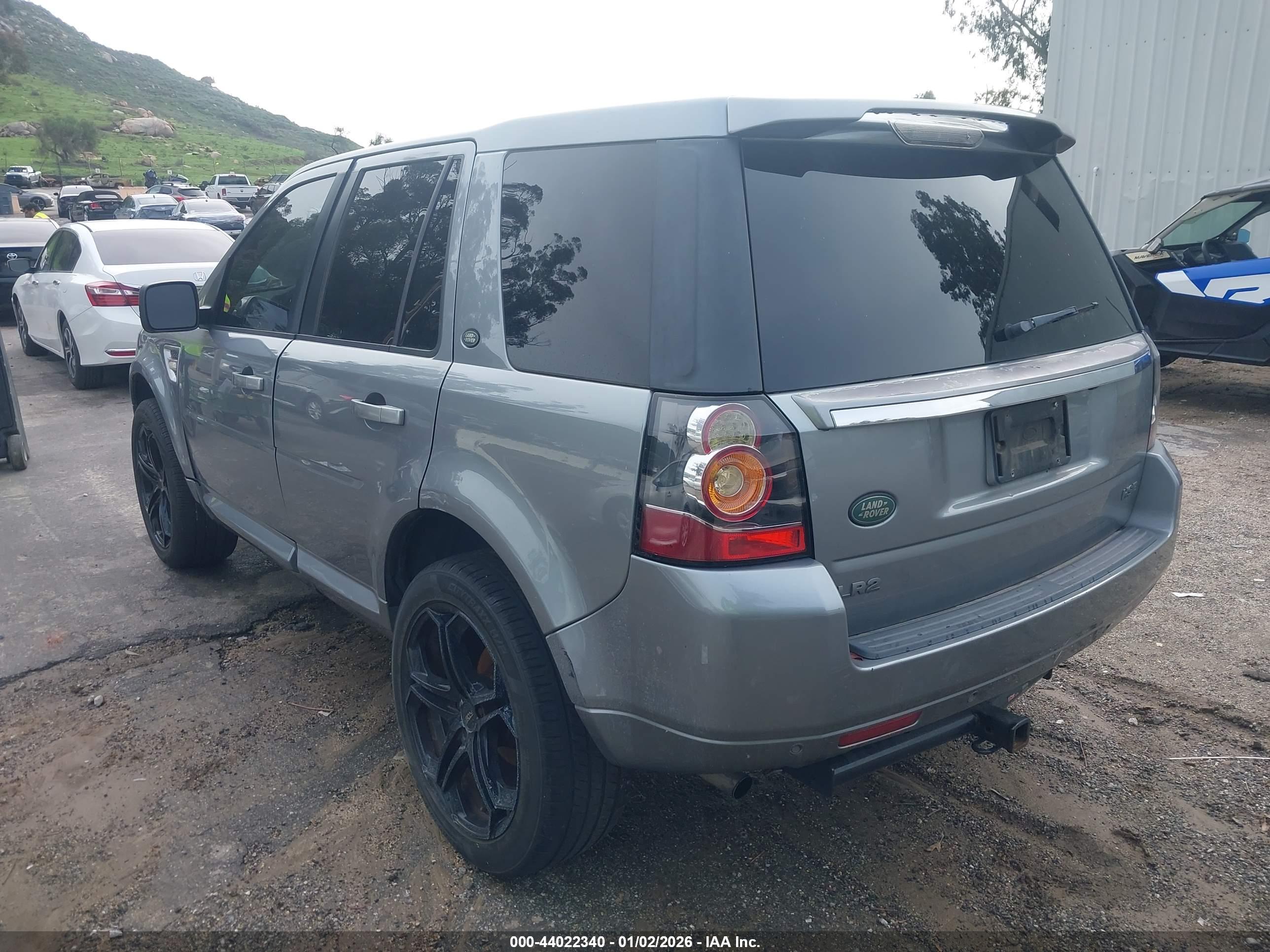 LAND ROVER image 3