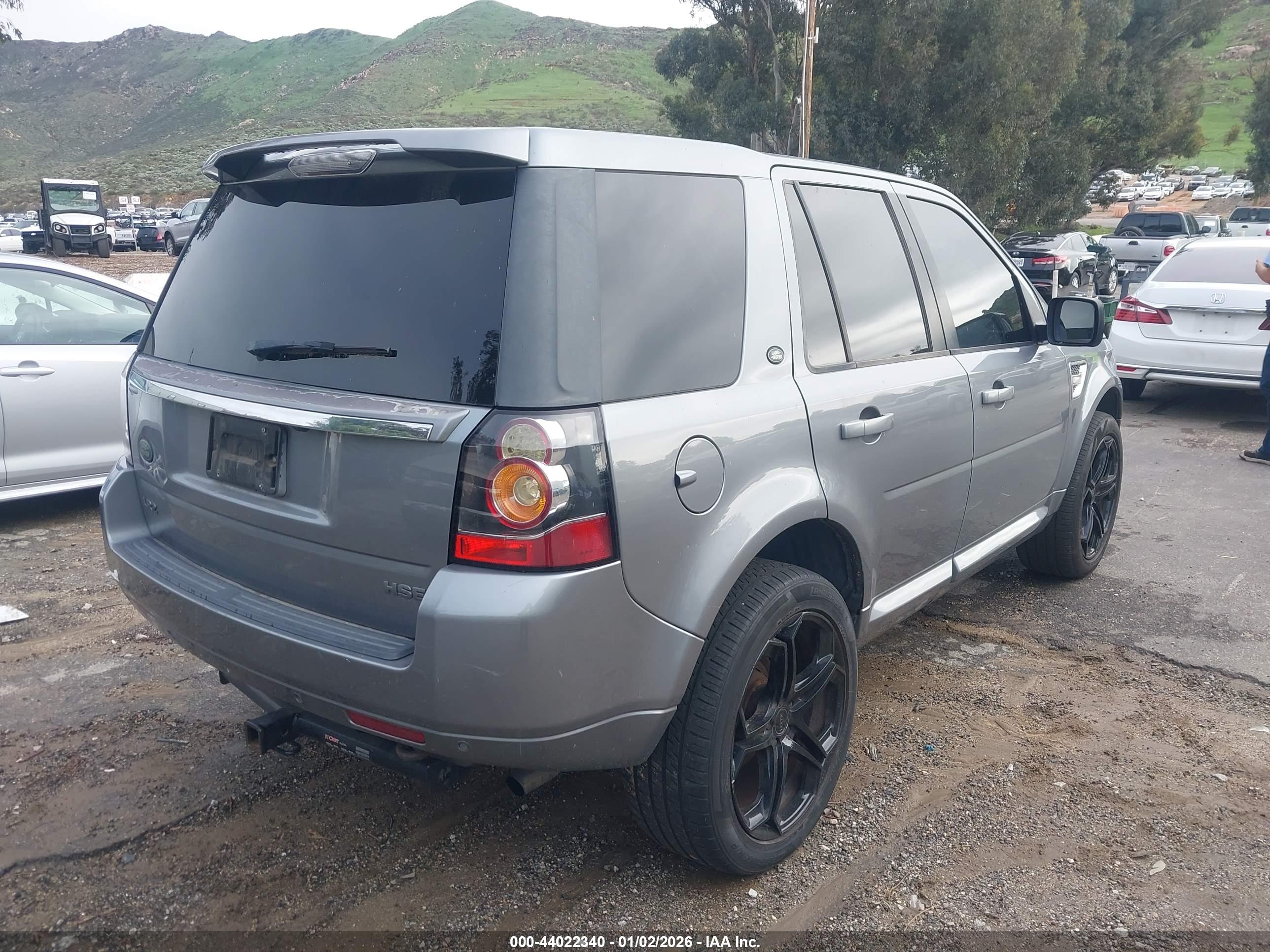 LAND ROVER image 4