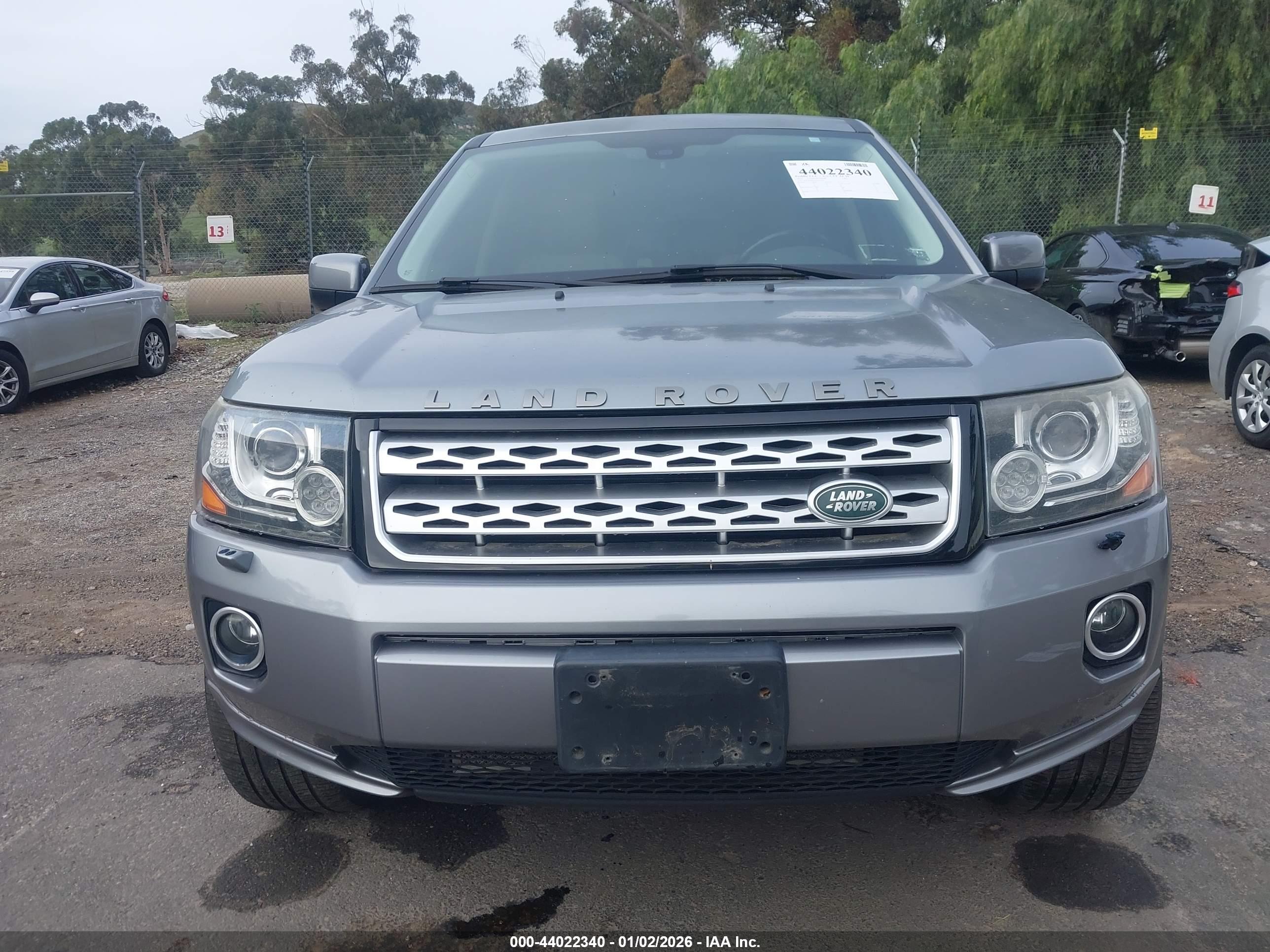 LAND ROVER image 6