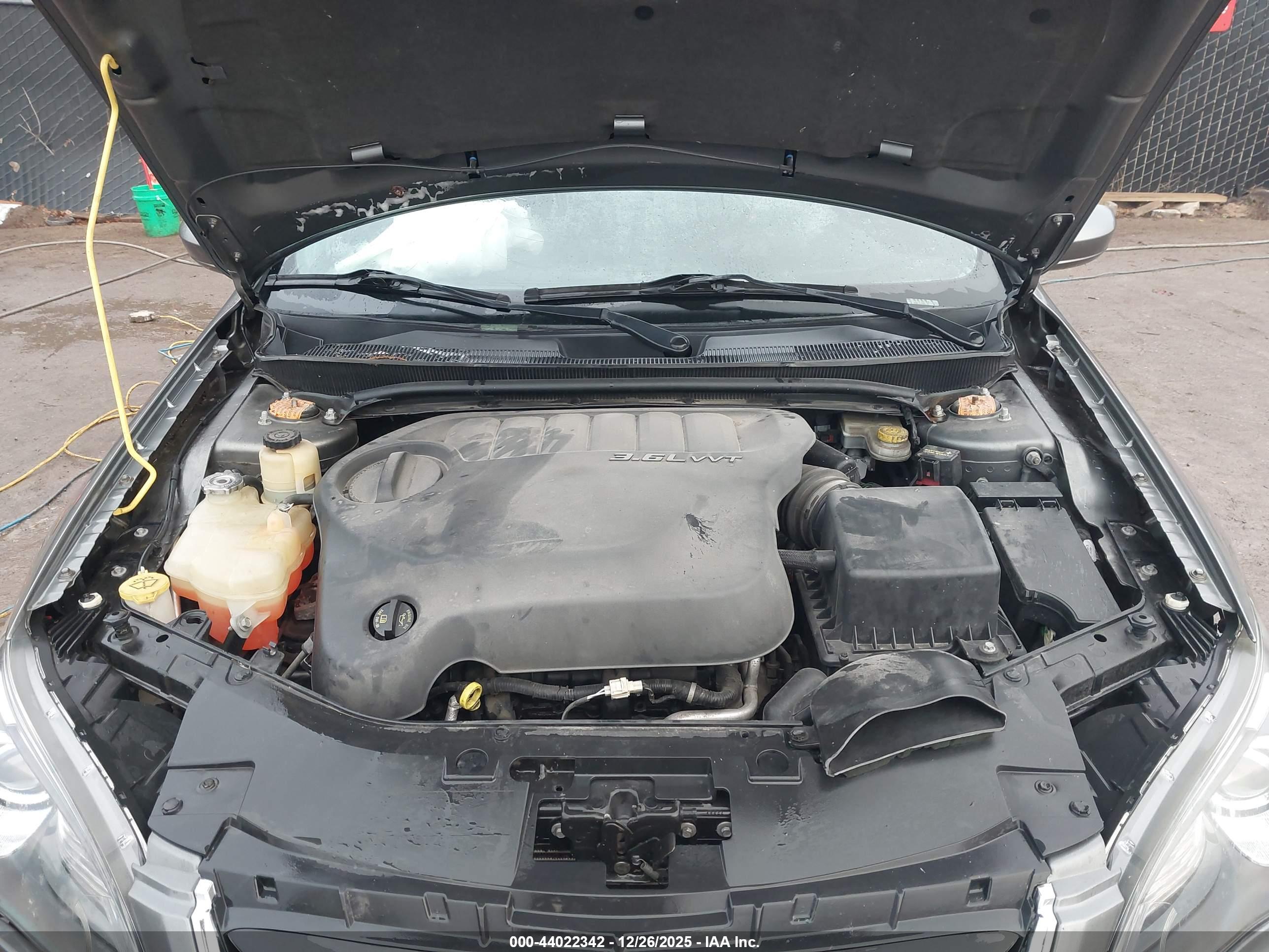 CHRYSLER 200 image 10
