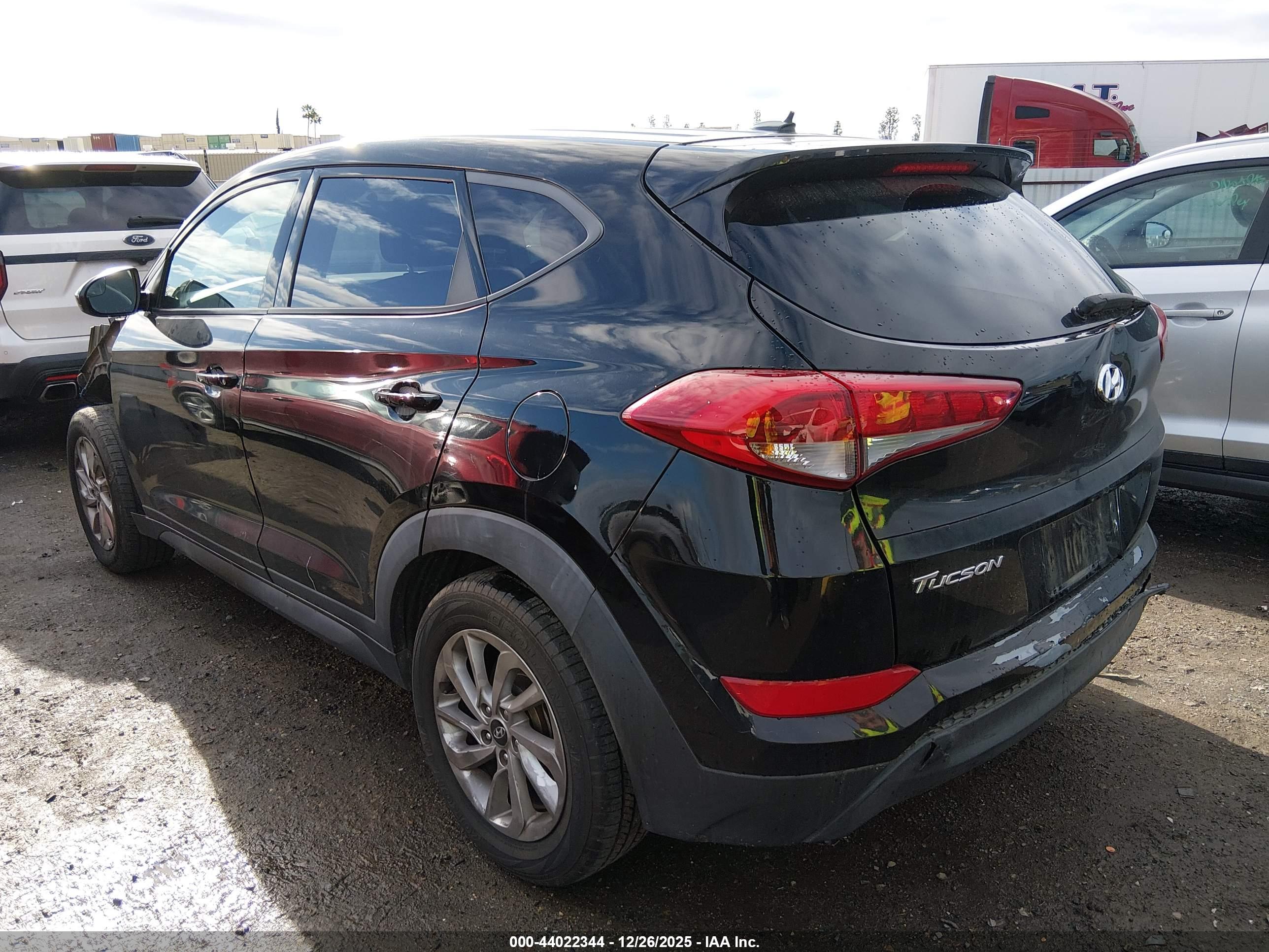 HYUNDAI TUCSON image 3