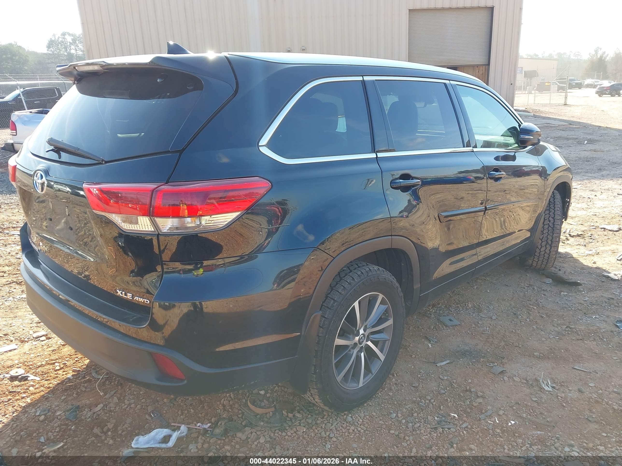 TOYOTA HIGHLANDER image 4