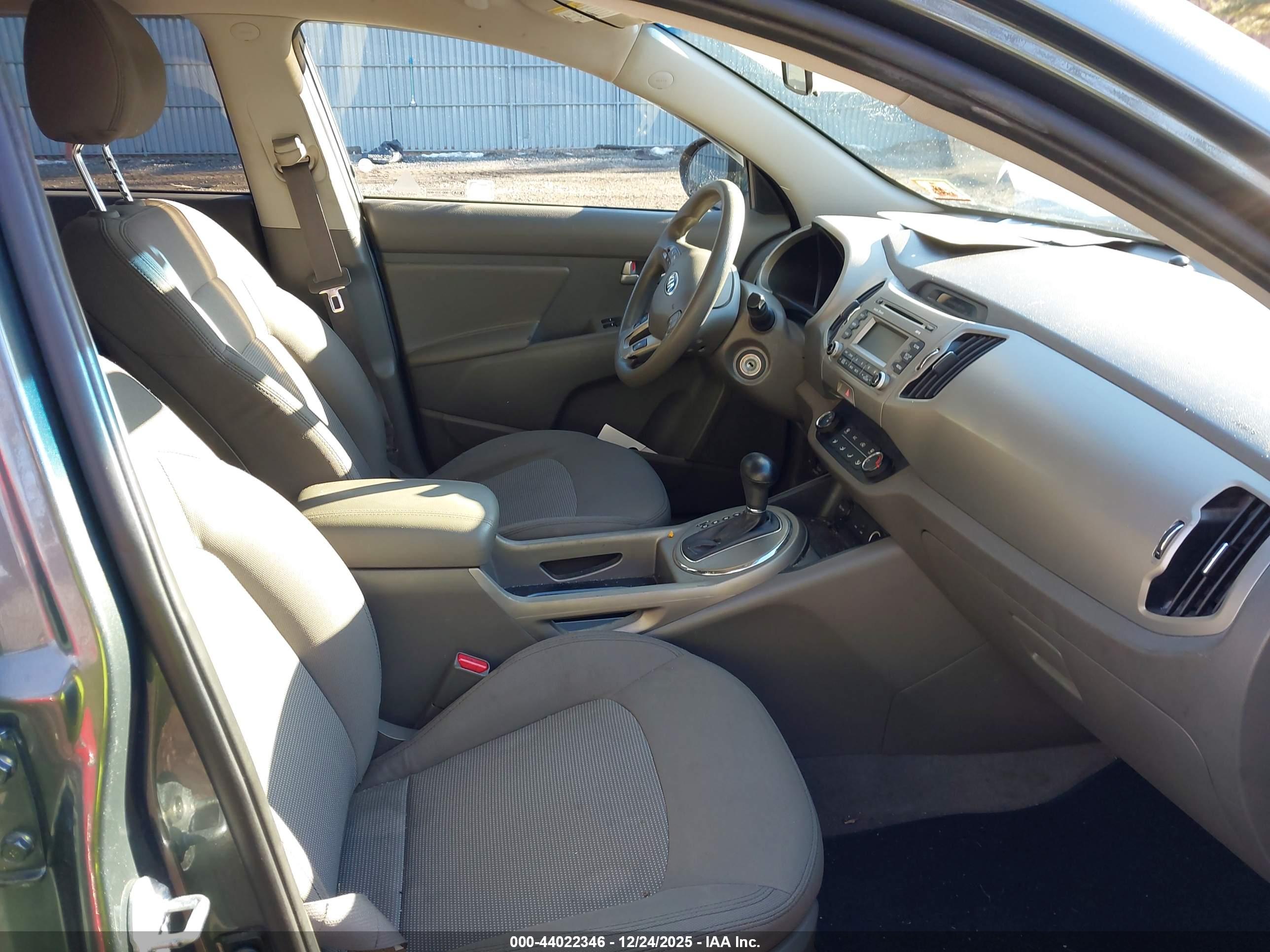 KIA SPORTAGE image 5