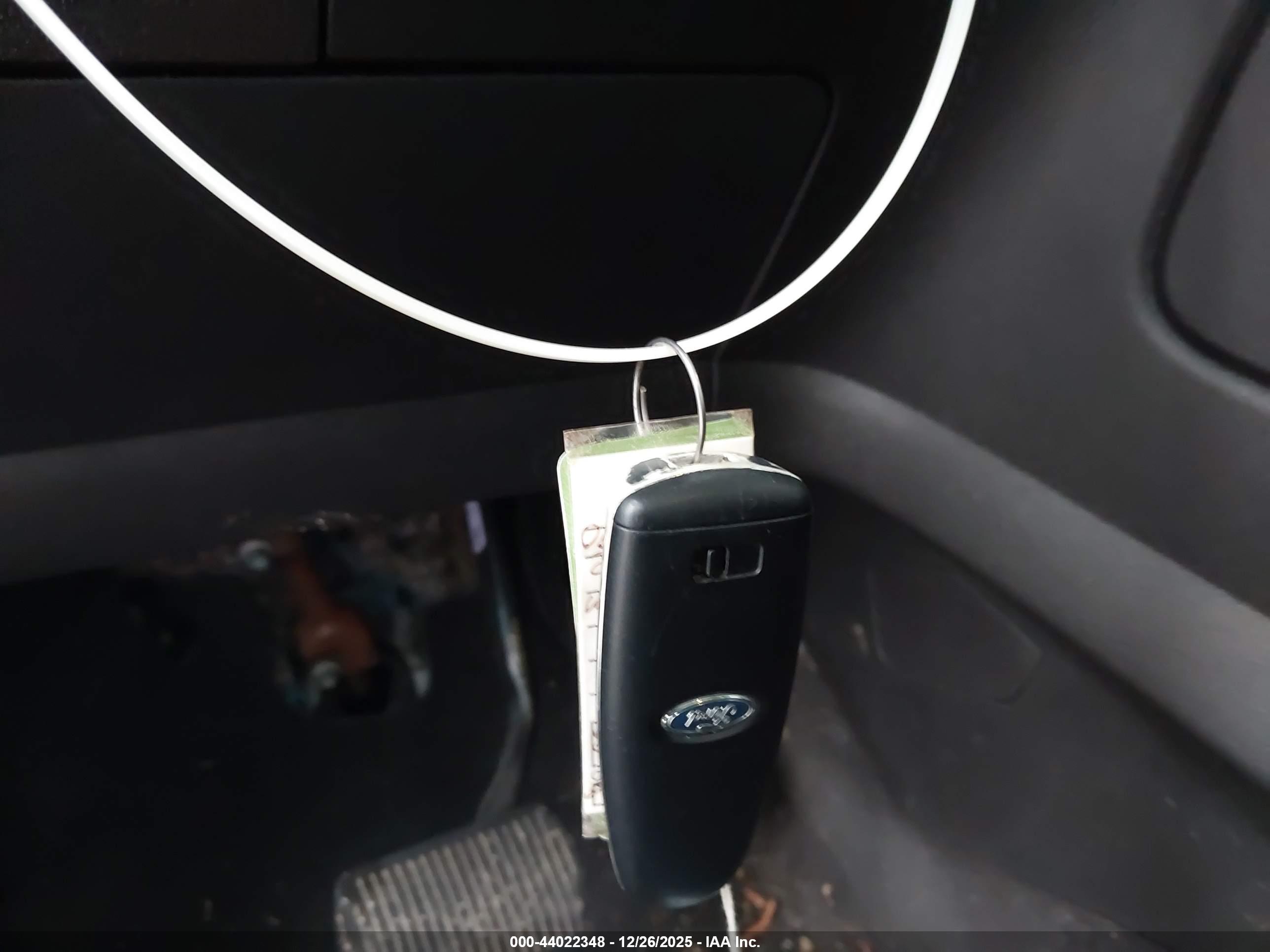FORD ESCAPE image 11