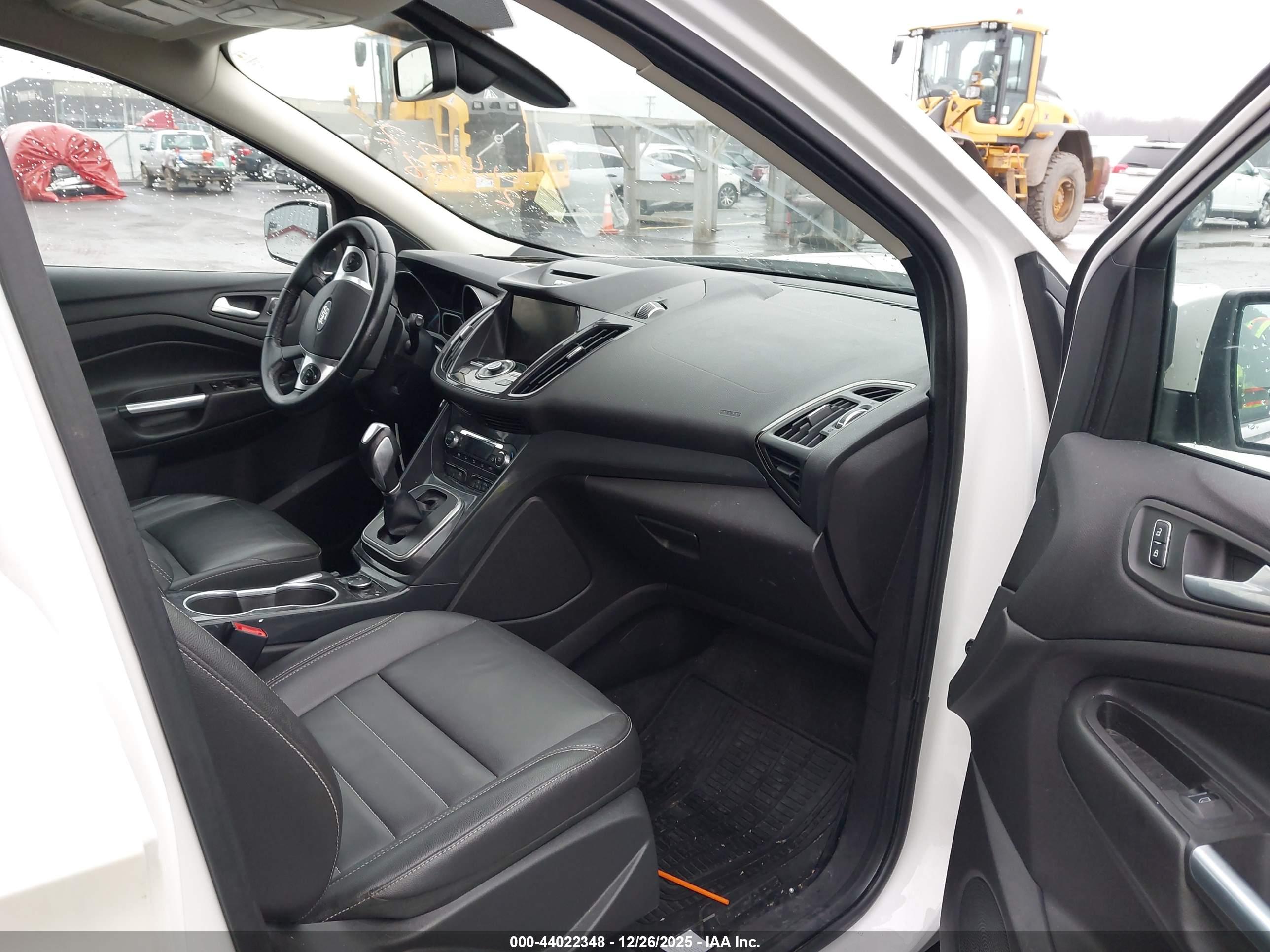 FORD ESCAPE image 5