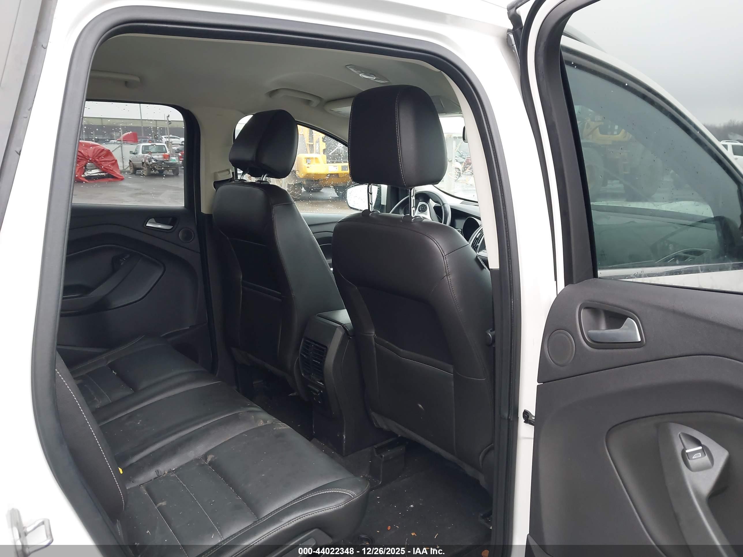 FORD ESCAPE image 8