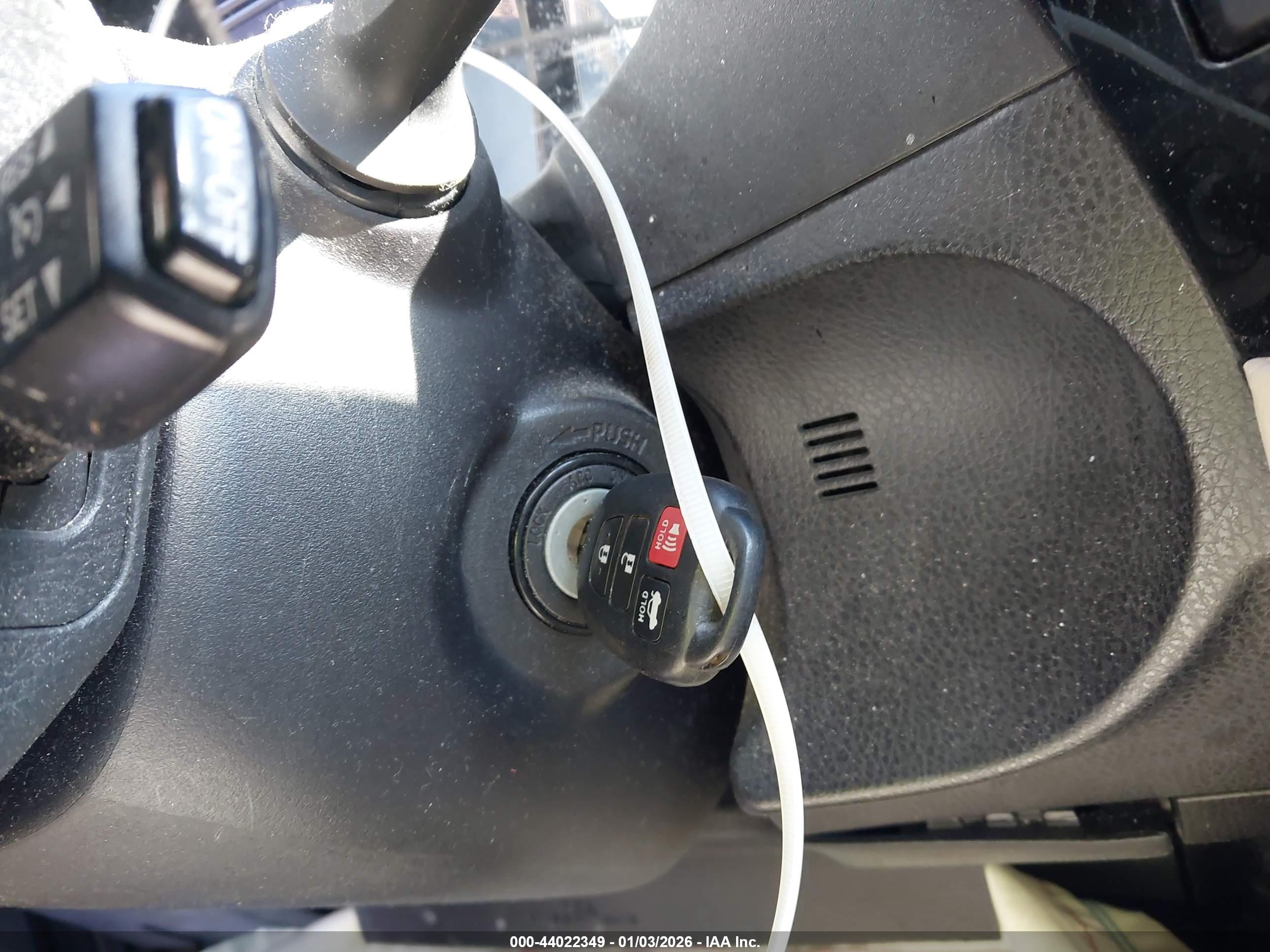 TOYOTA COROLLA image 11