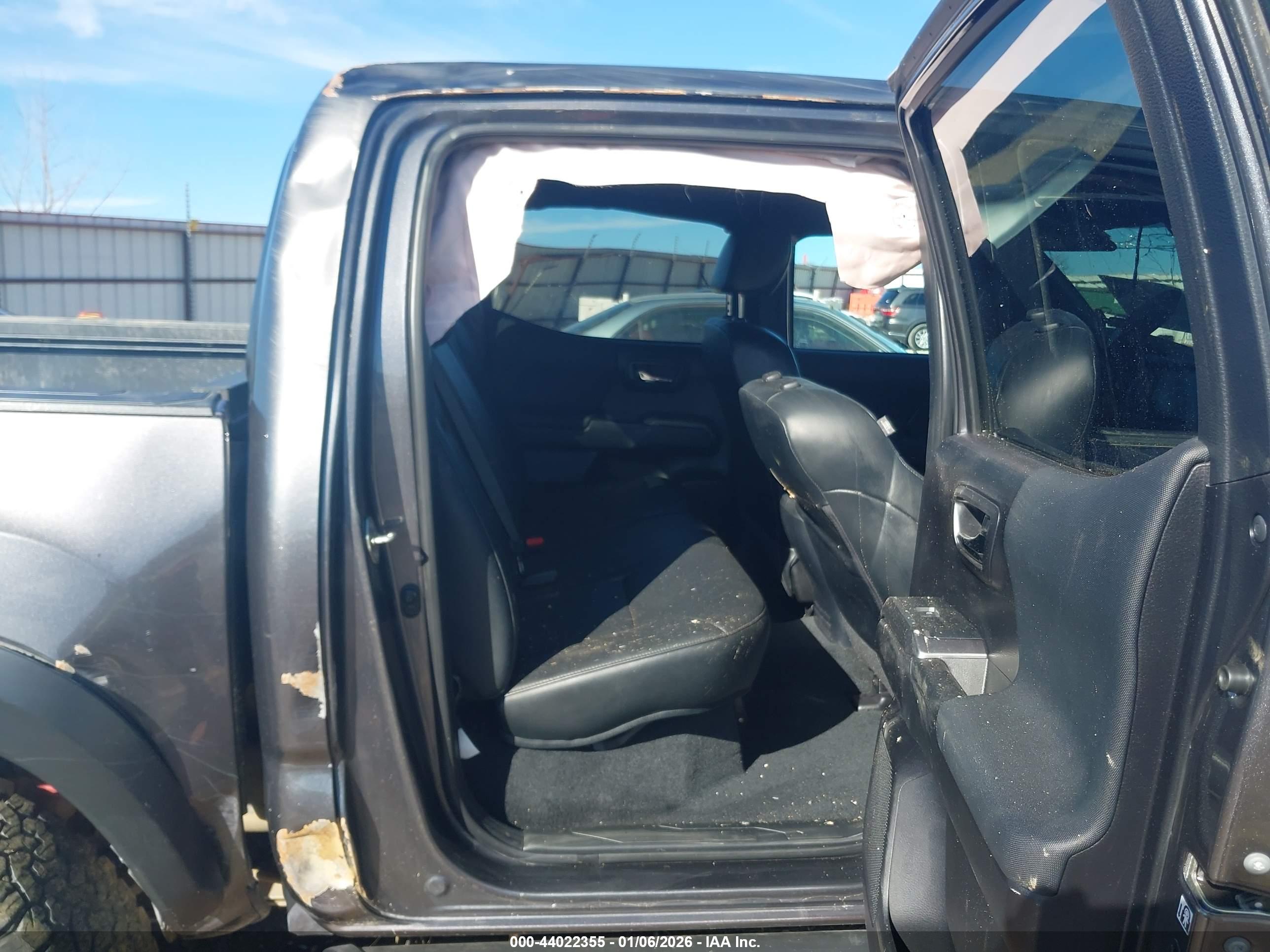 TOYOTA TACOMA image 8