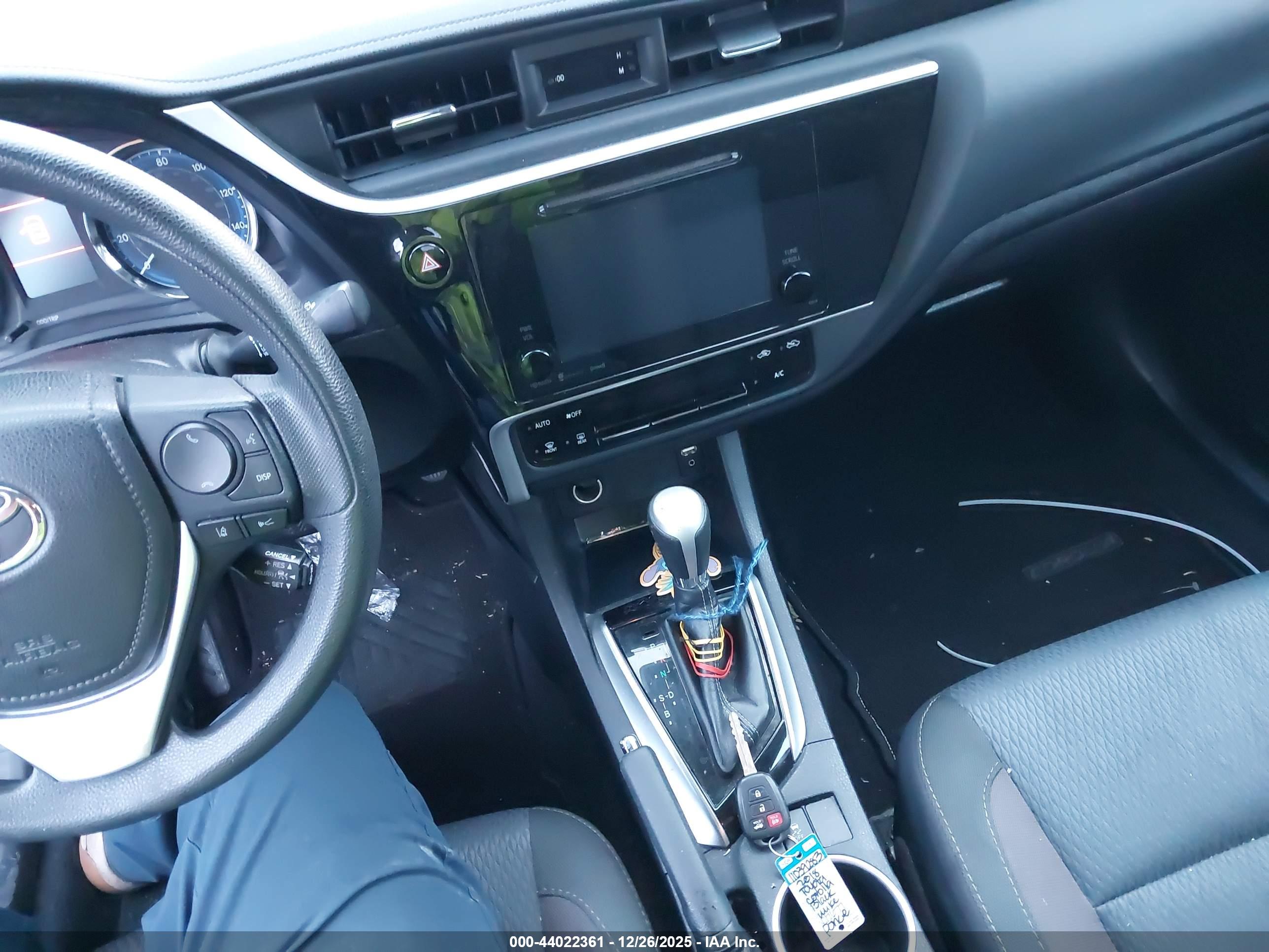 TOYOTA COROLLA image 11