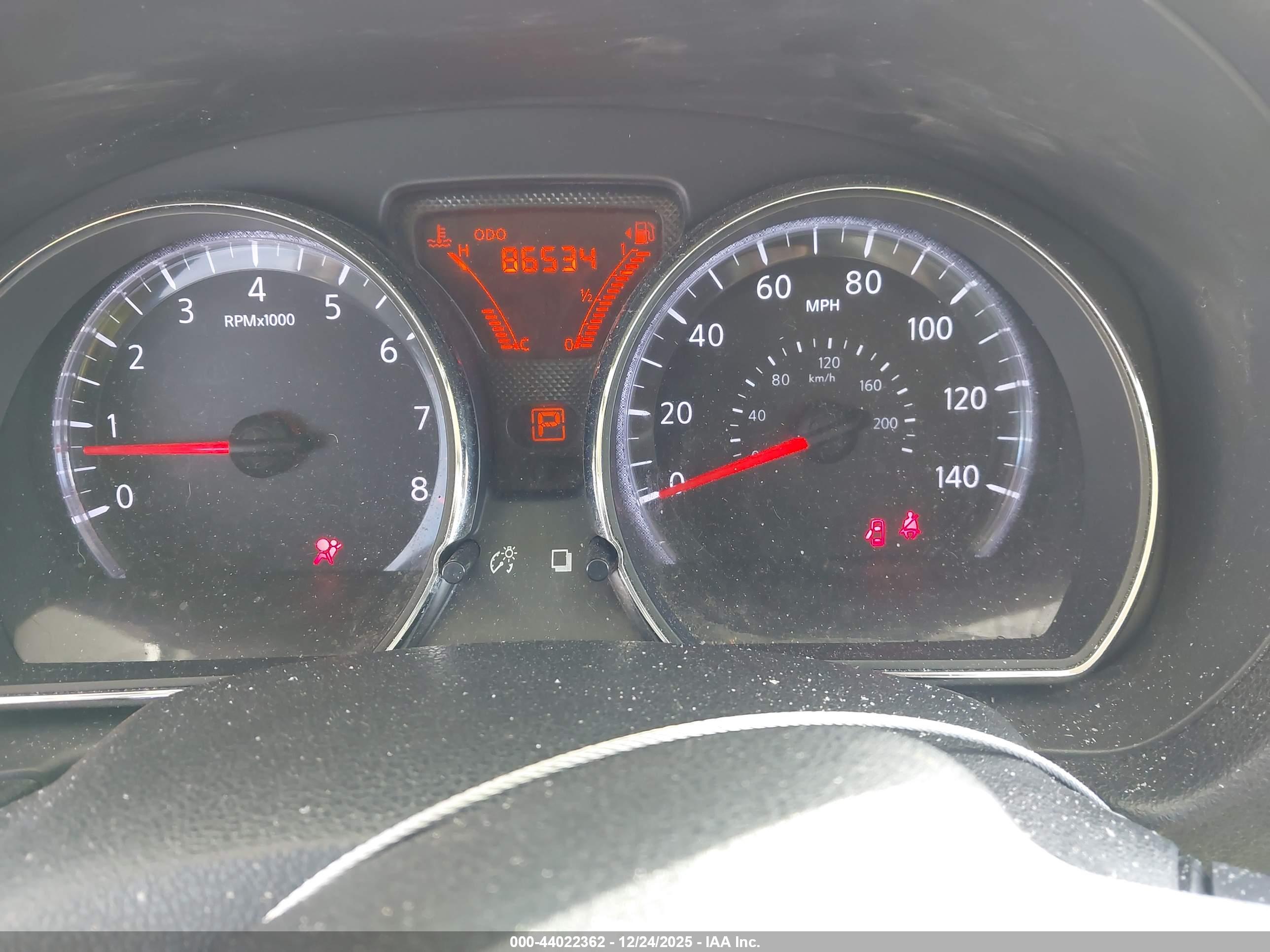 NISSAN VERSA image 7