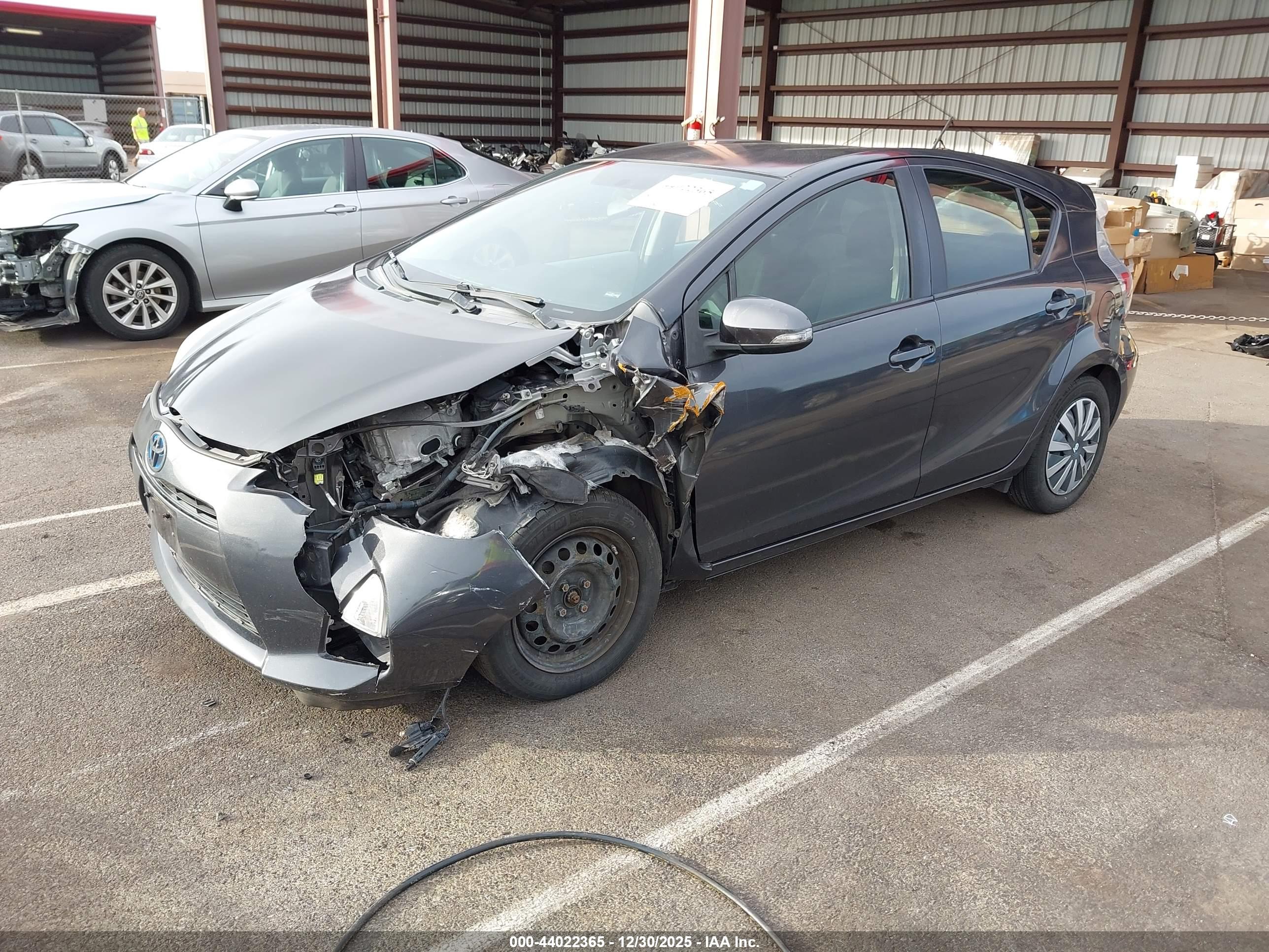 TOYOTA PRIUS image 2