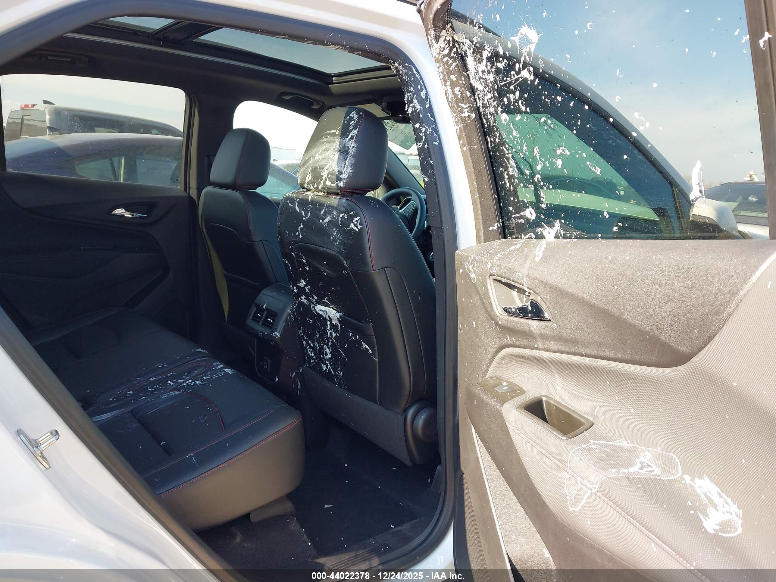 CHEVROLET EQUINOX image 8
